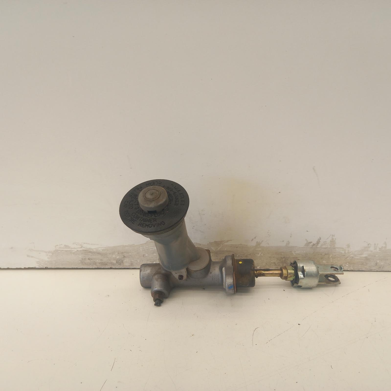 View Auto part Clutch Master Cylind Toyota Hilux 1999