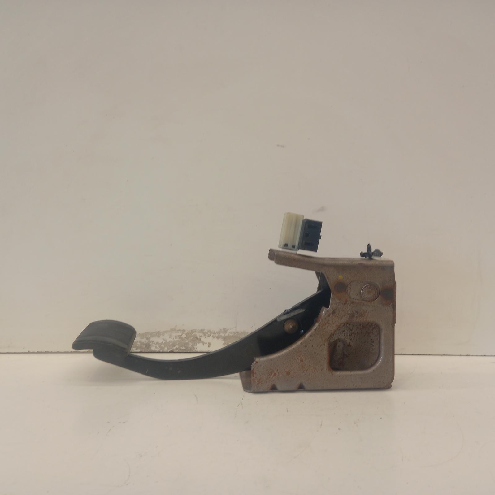 2016 Jeep Patriot Pedal Assembly View Auto part Pedal Assembly Jeep Patriot 2016