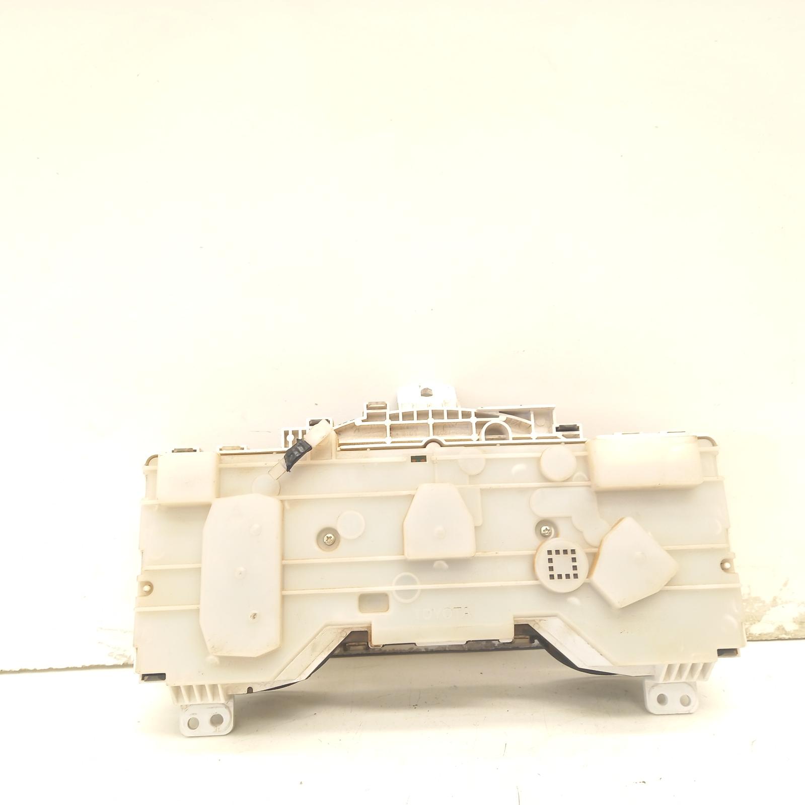 View Auto part Instrument Cluster Toyota Hilux 2010