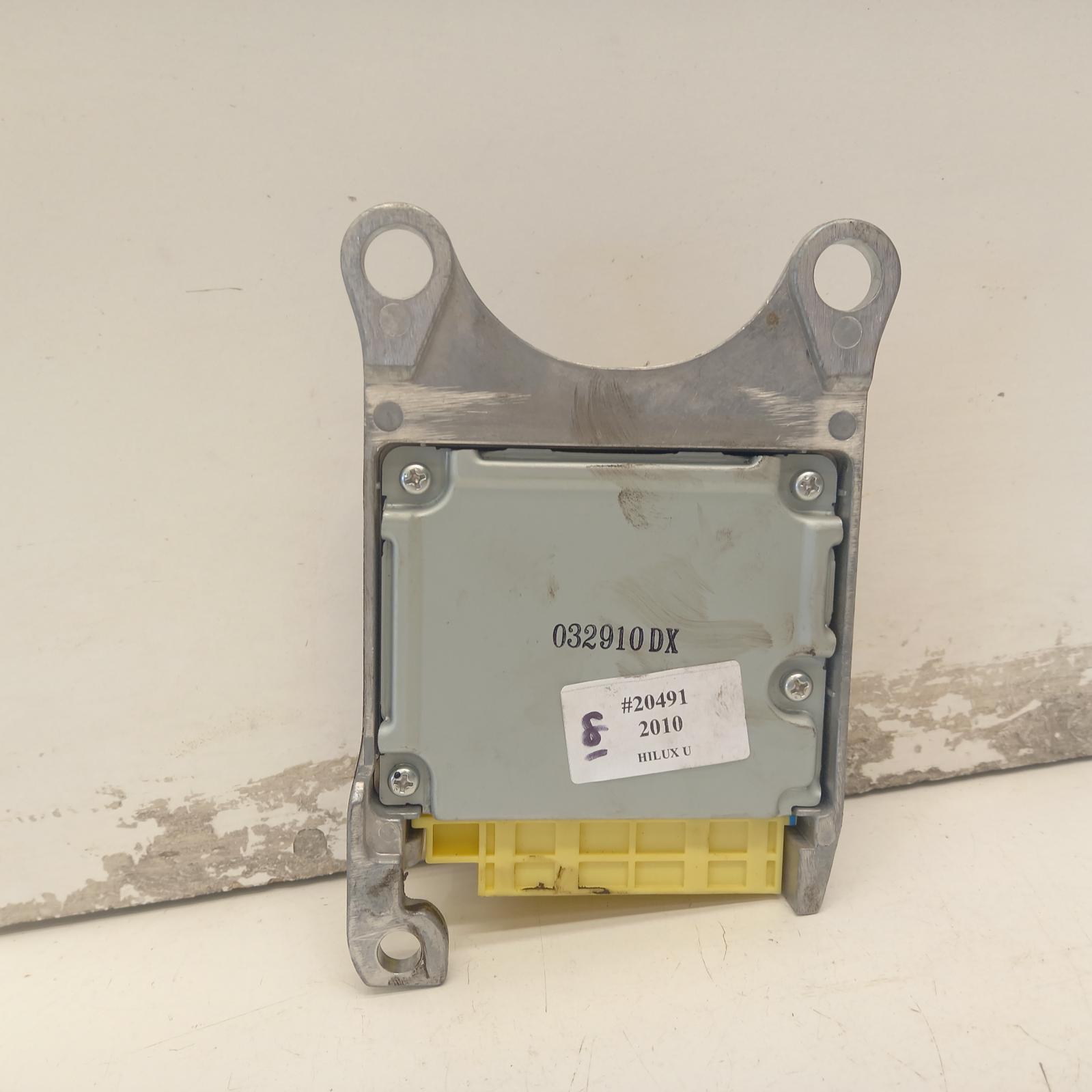 View Auto part Airbag Module/Sensor Toyota Hilux 2010