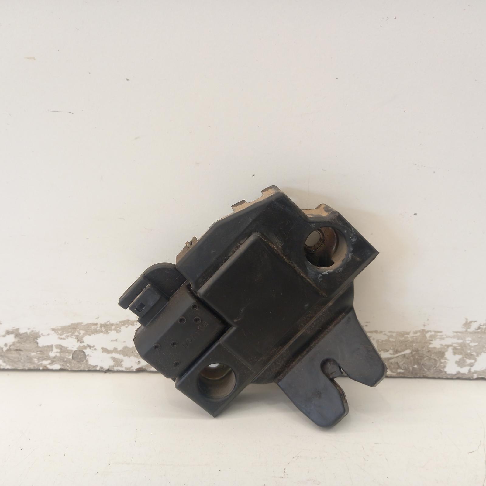 View Auto part Door/Boot/Gate Lock Toyota Camry 2008