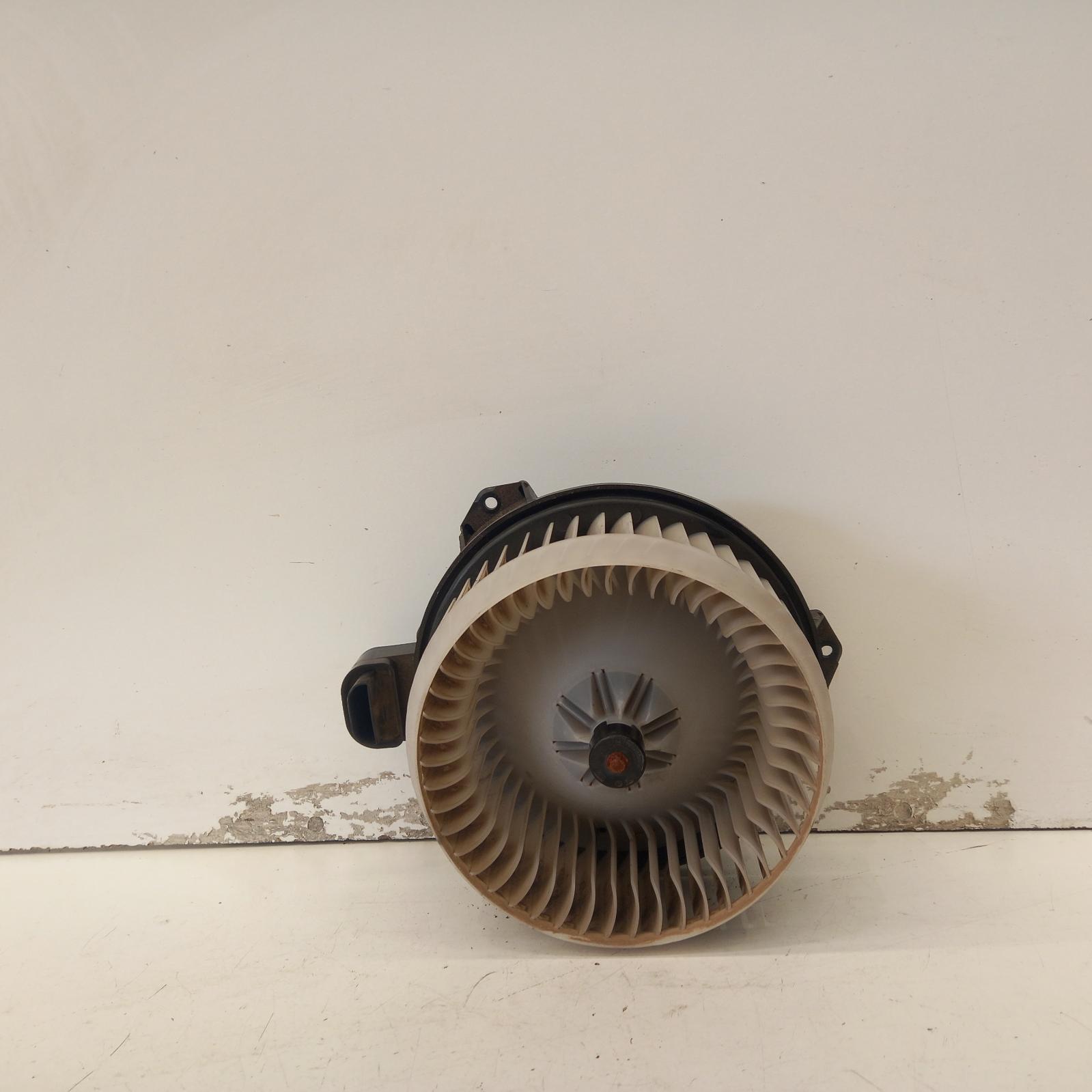 View Auto part Heater Fan Motor Toyota Camry 2008