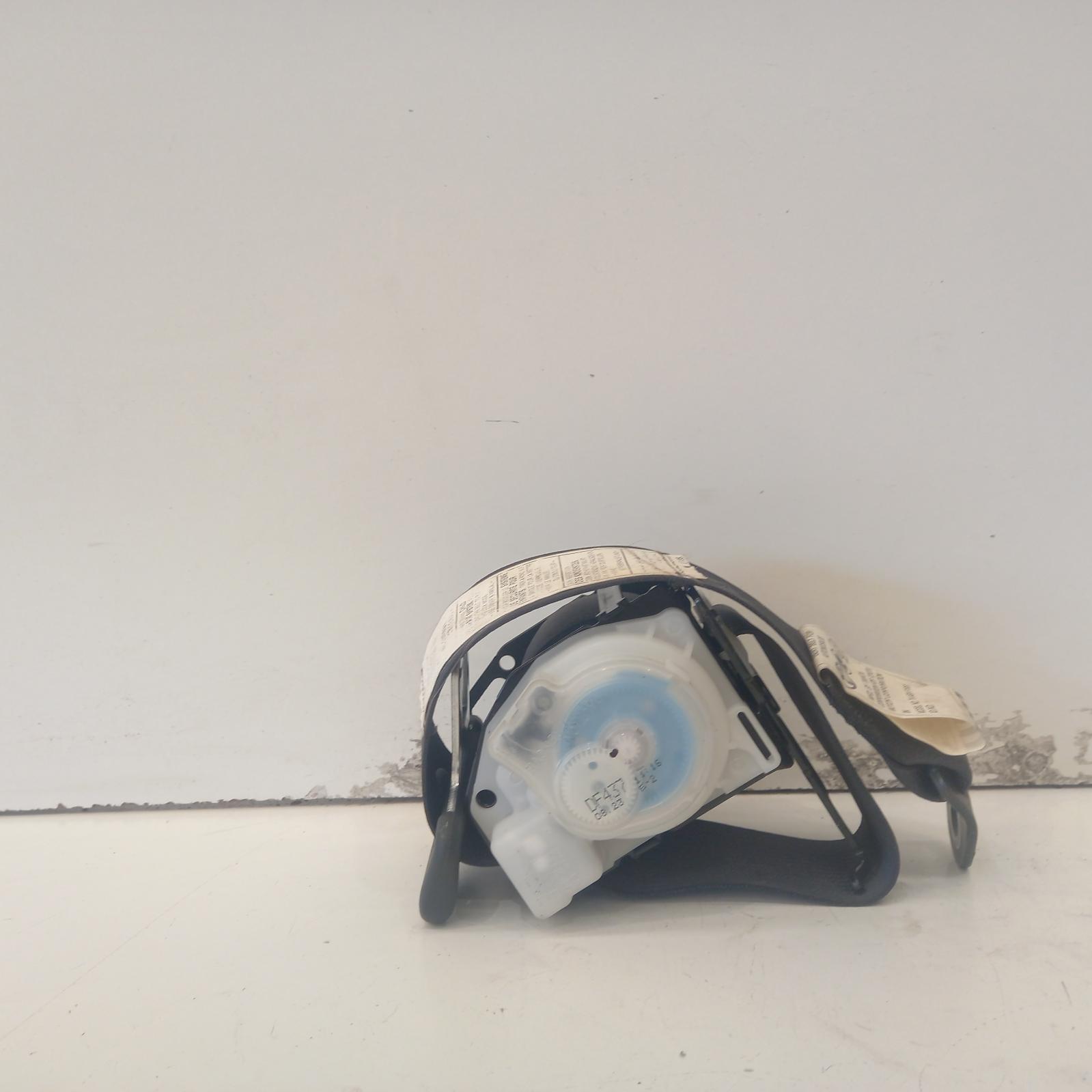 View Auto part Seatbelt/Stalk Toyota Corolla 2006