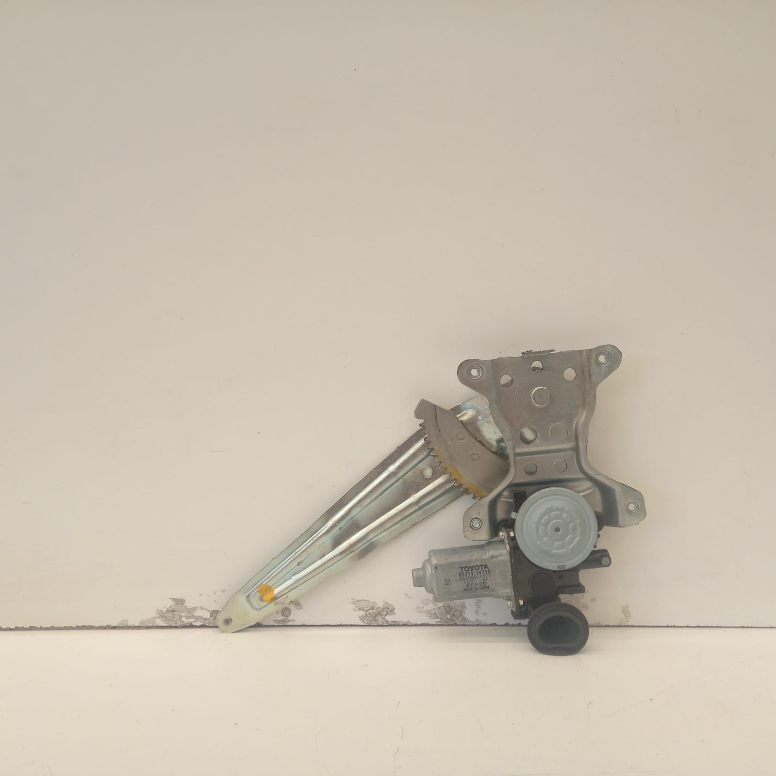 View Auto part Left Rear Wnd Reg/Motor Toyota Corolla 2006