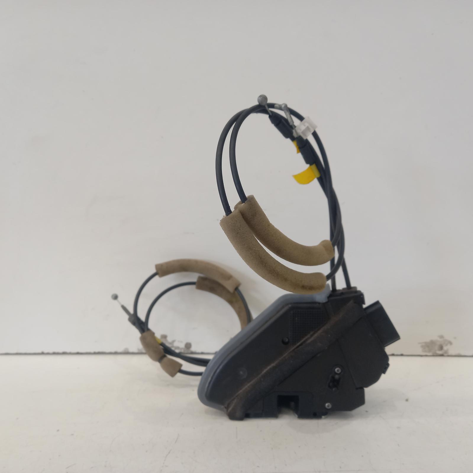 View Auto part Door/Boot/Gate Lock Nissan Pathfinder 2016