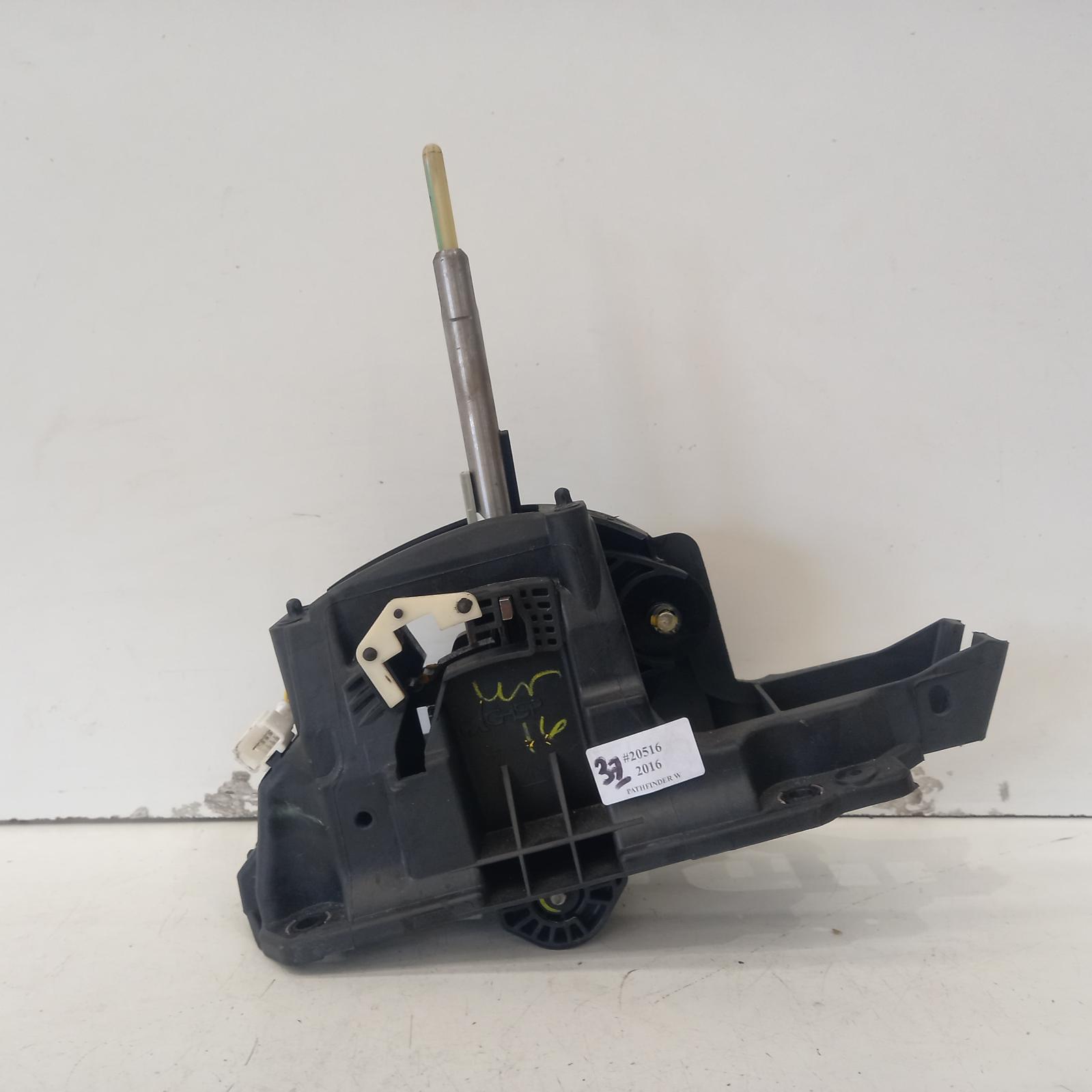 View Auto part Gear Stick/Shifter Nissan Pathfinder 2016