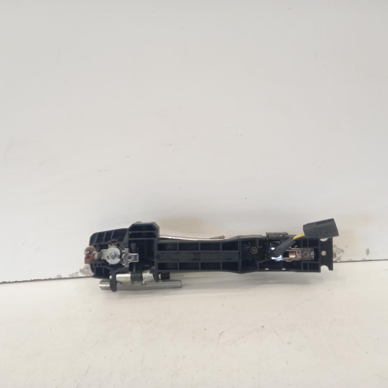 View Auto part Door Handle Nissan Pathfinder 2016