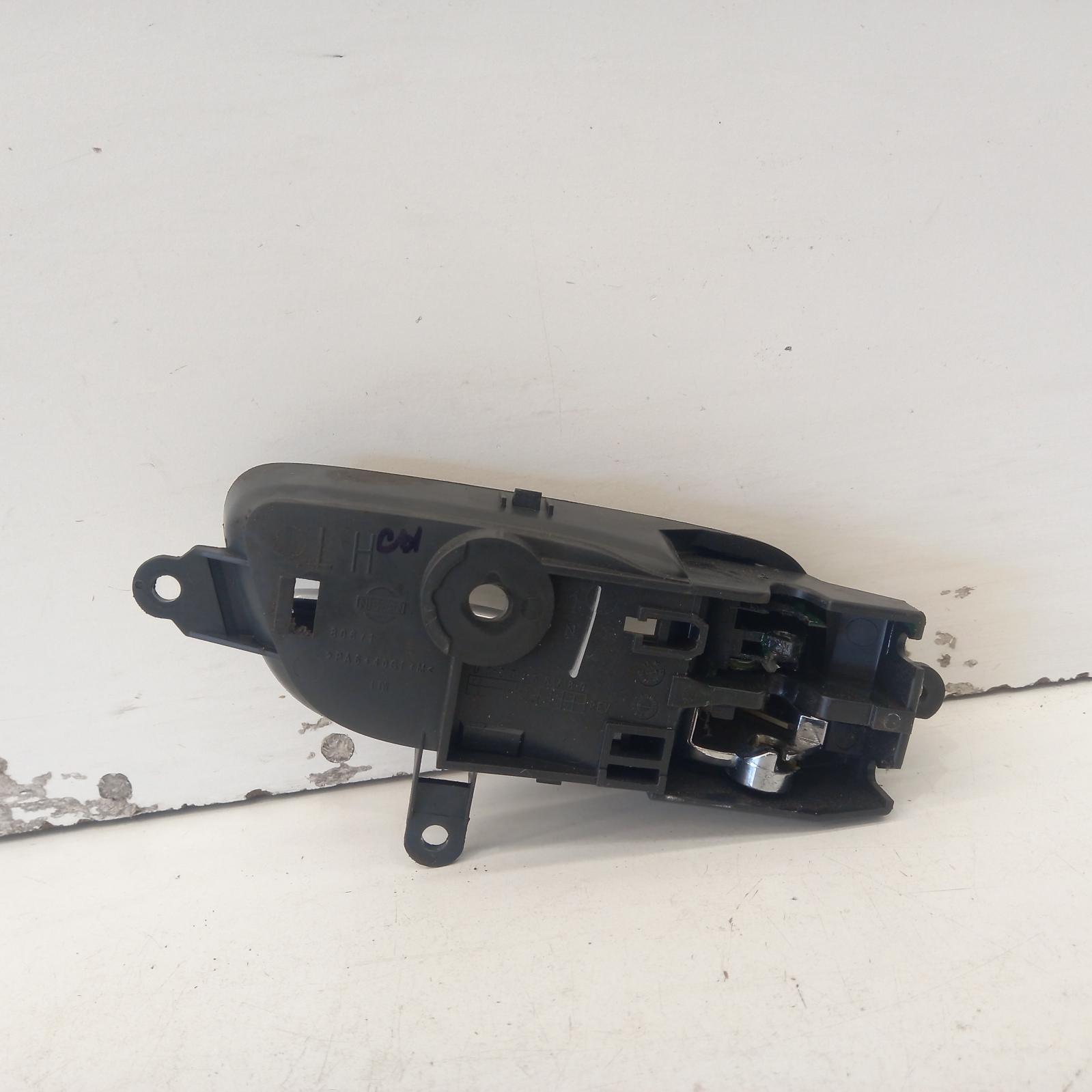 View Auto part Door Handle Nissan Pathfinder 2016