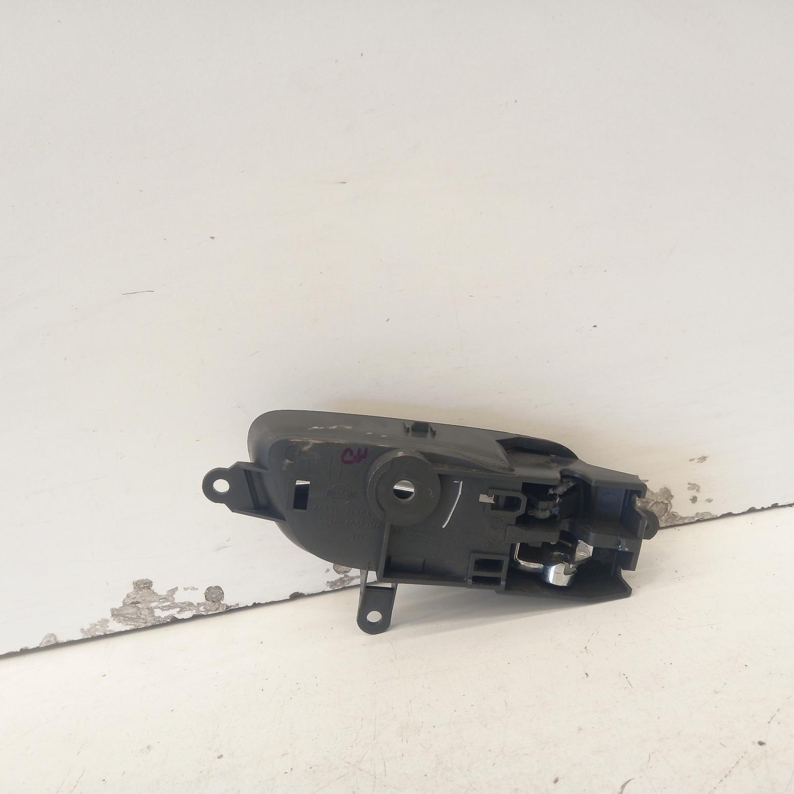 View Auto part Door Handle Nissan Pathfinder 2016