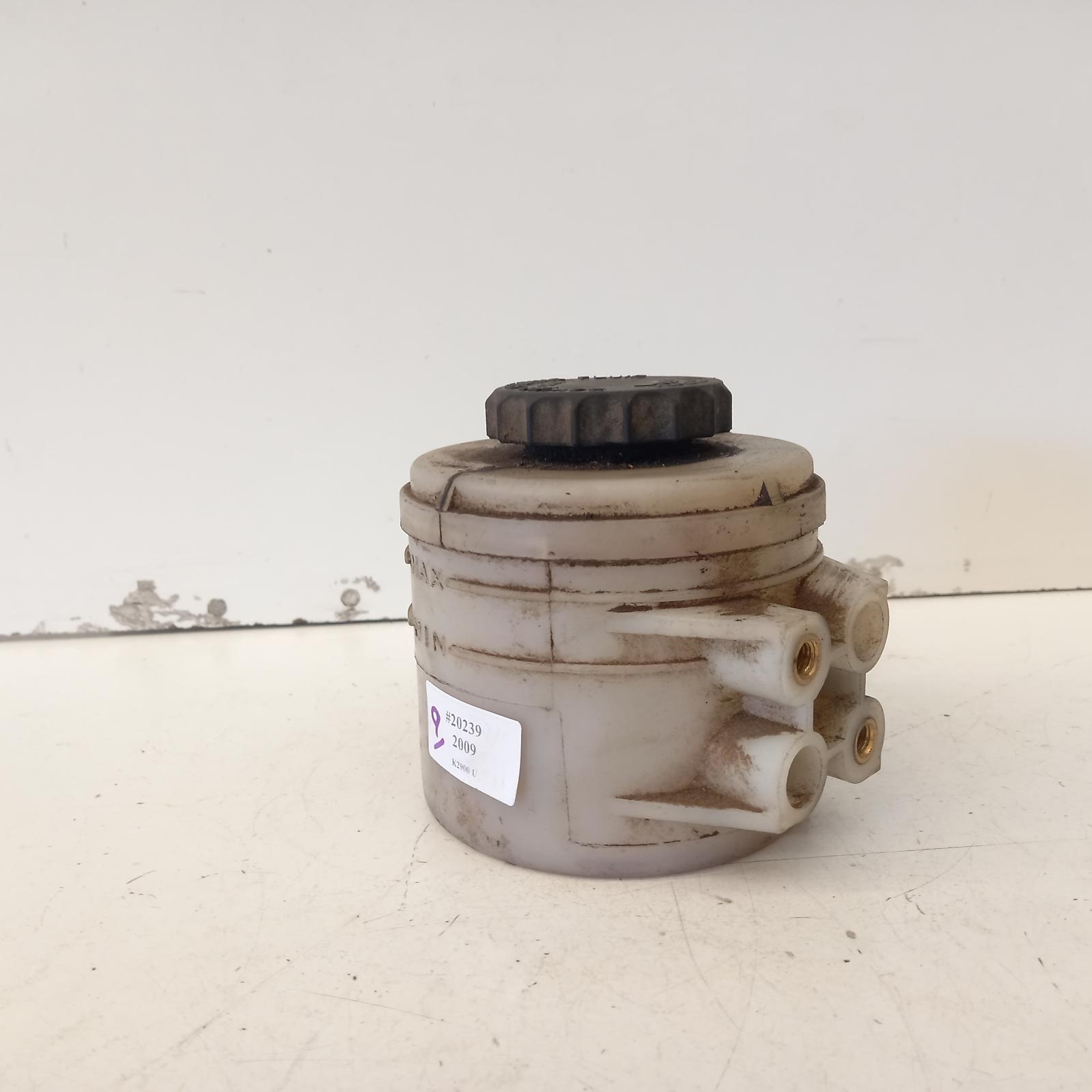 View Auto part P/S Reservoir Kia K2900 2009