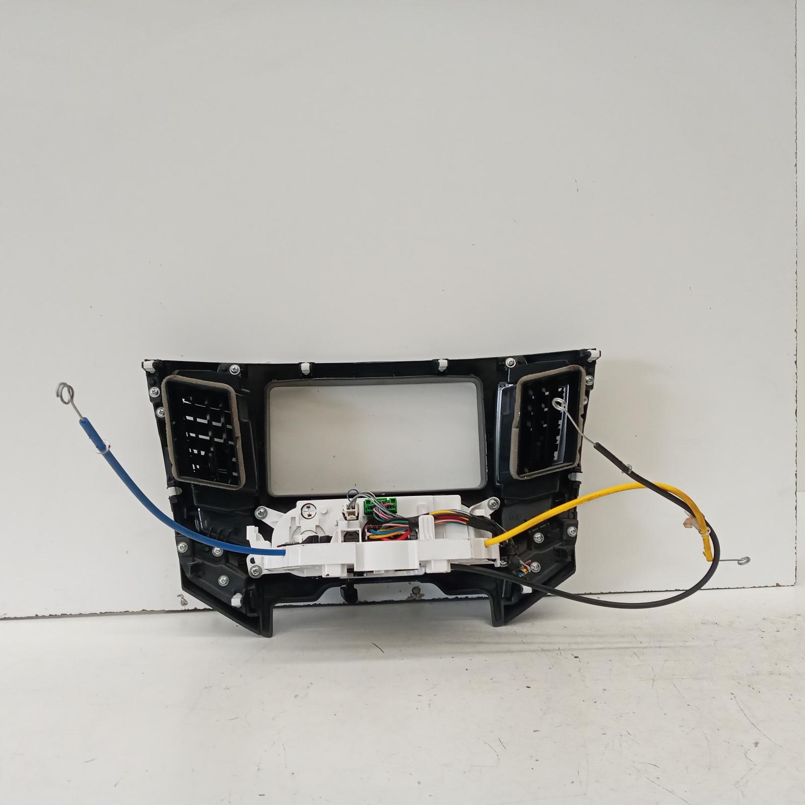 View Auto part Heater/Ac Controls Mitsubishi Triton 2022