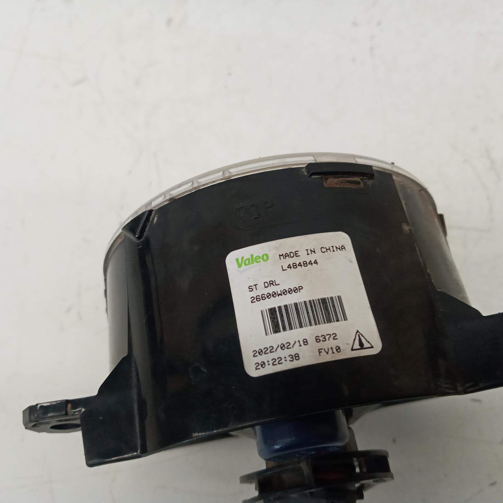 View Auto part Left Indicator/Fog/Side Mitsubishi Triton 2022