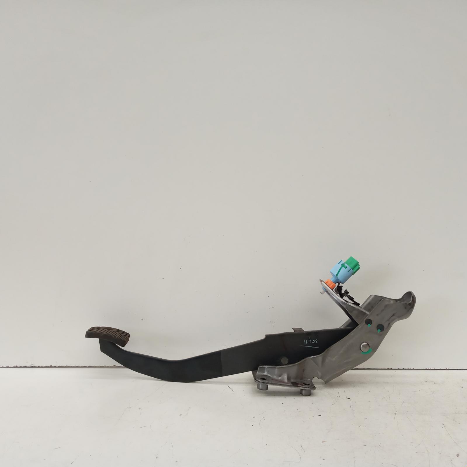 2022 Mitsubishi Triton Pedal Assembly View Auto part Pedal Assembly Mitsubishi Triton 2022