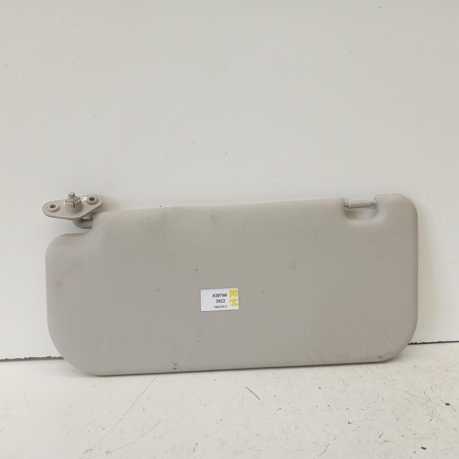 View Auto part Sunvisor Mitsubishi Triton 2022