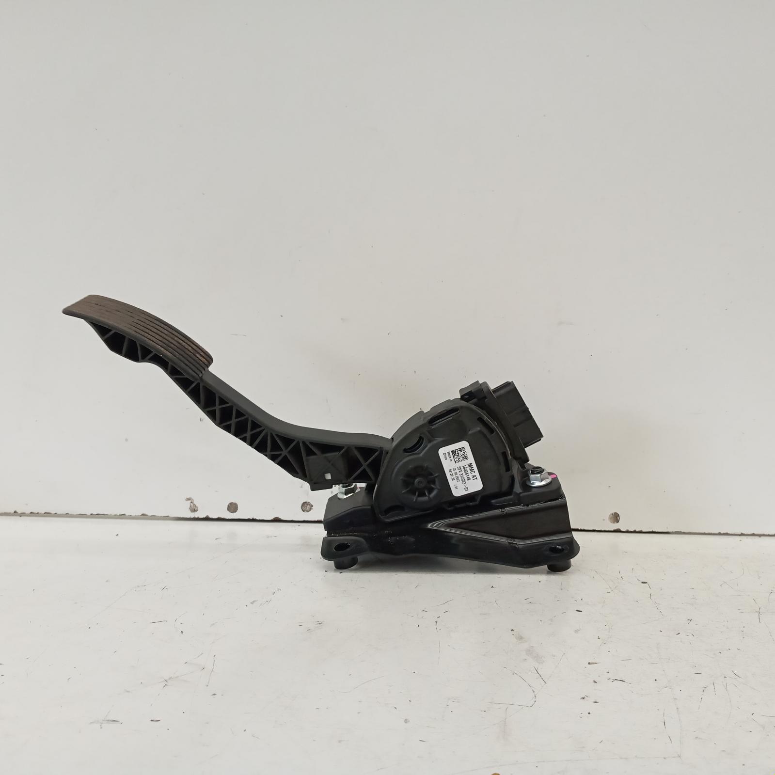 View Auto part Pedal Assembly Mitsubishi Triton 2022