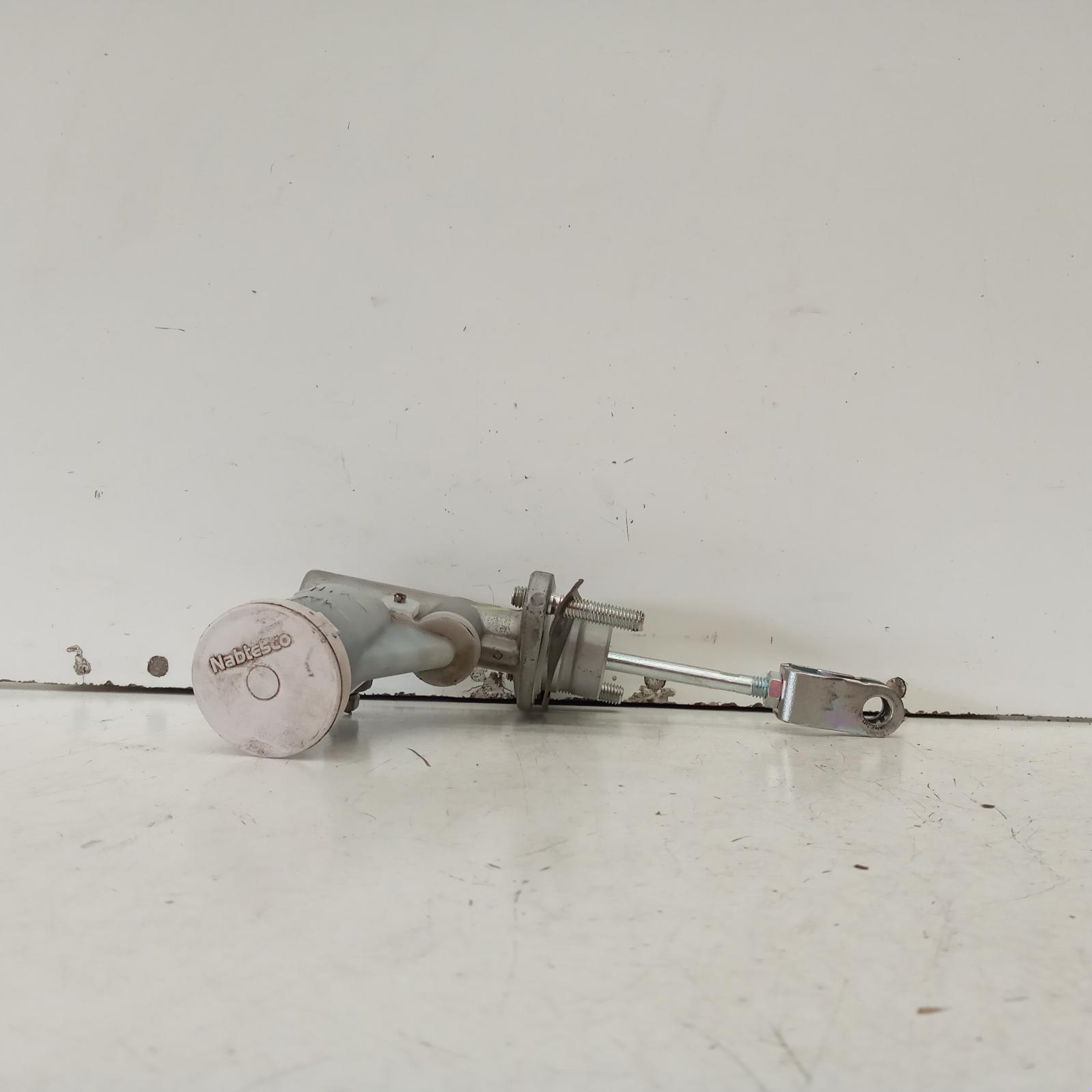 View Auto part Clutch Master Cylind Mitsubishi Triton 2022