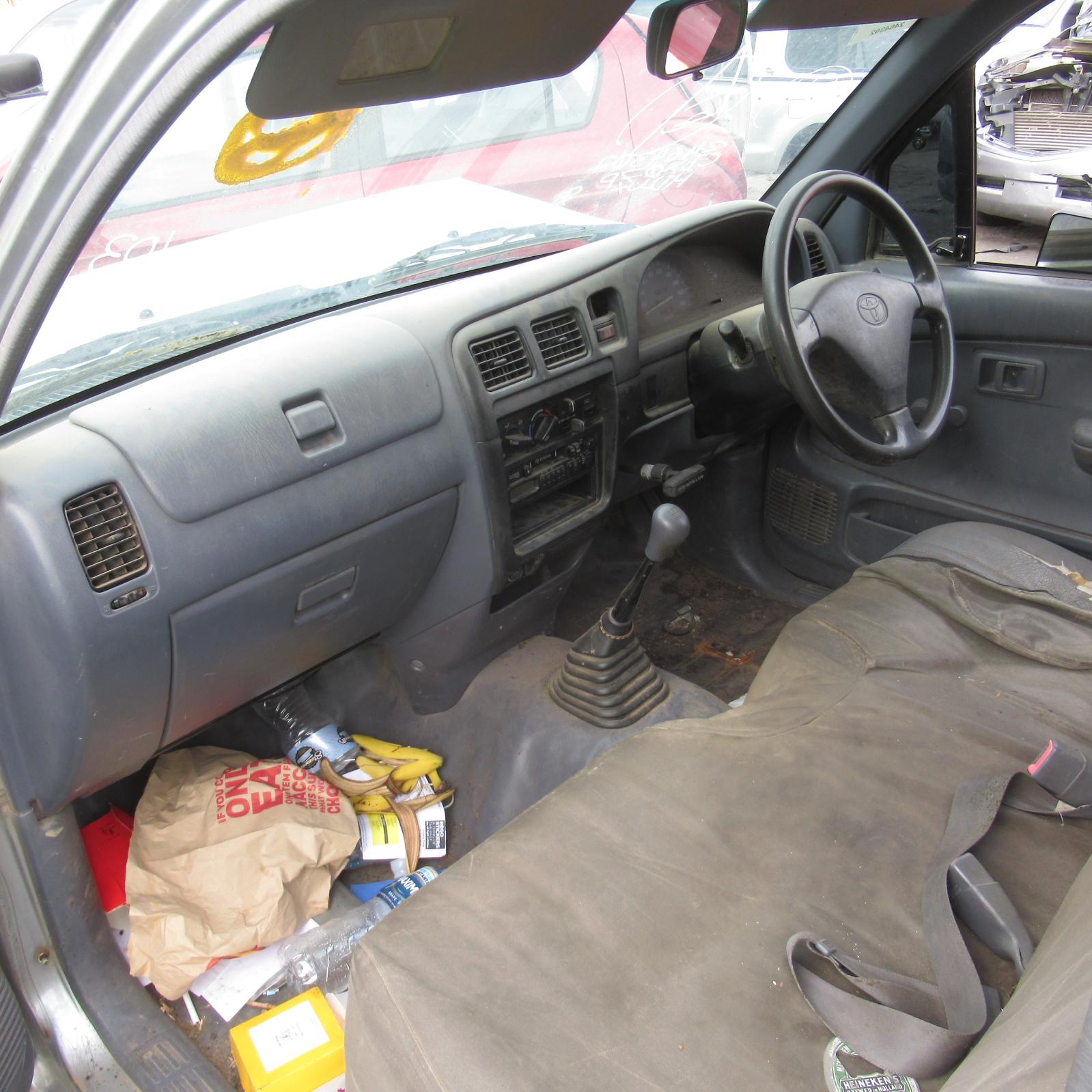 View Auto part Sunvisor Toyota Hilux 2004