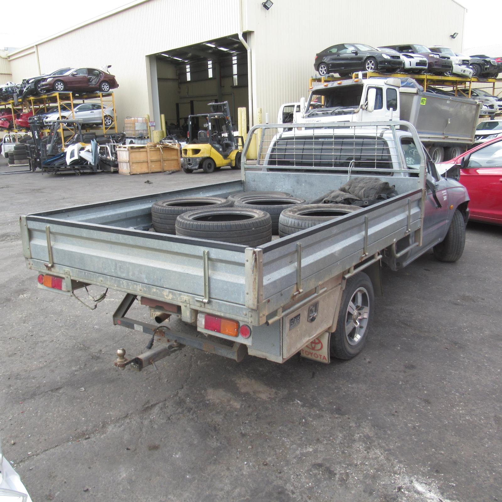 View Auto part Sunvisor Toyota Hilux 2004