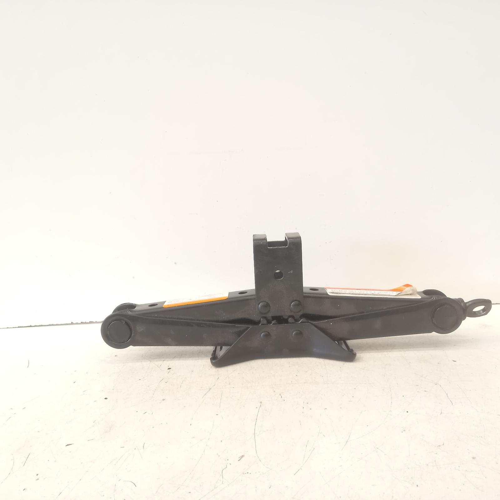 View Auto part Jack Ssangyong Korando 2011