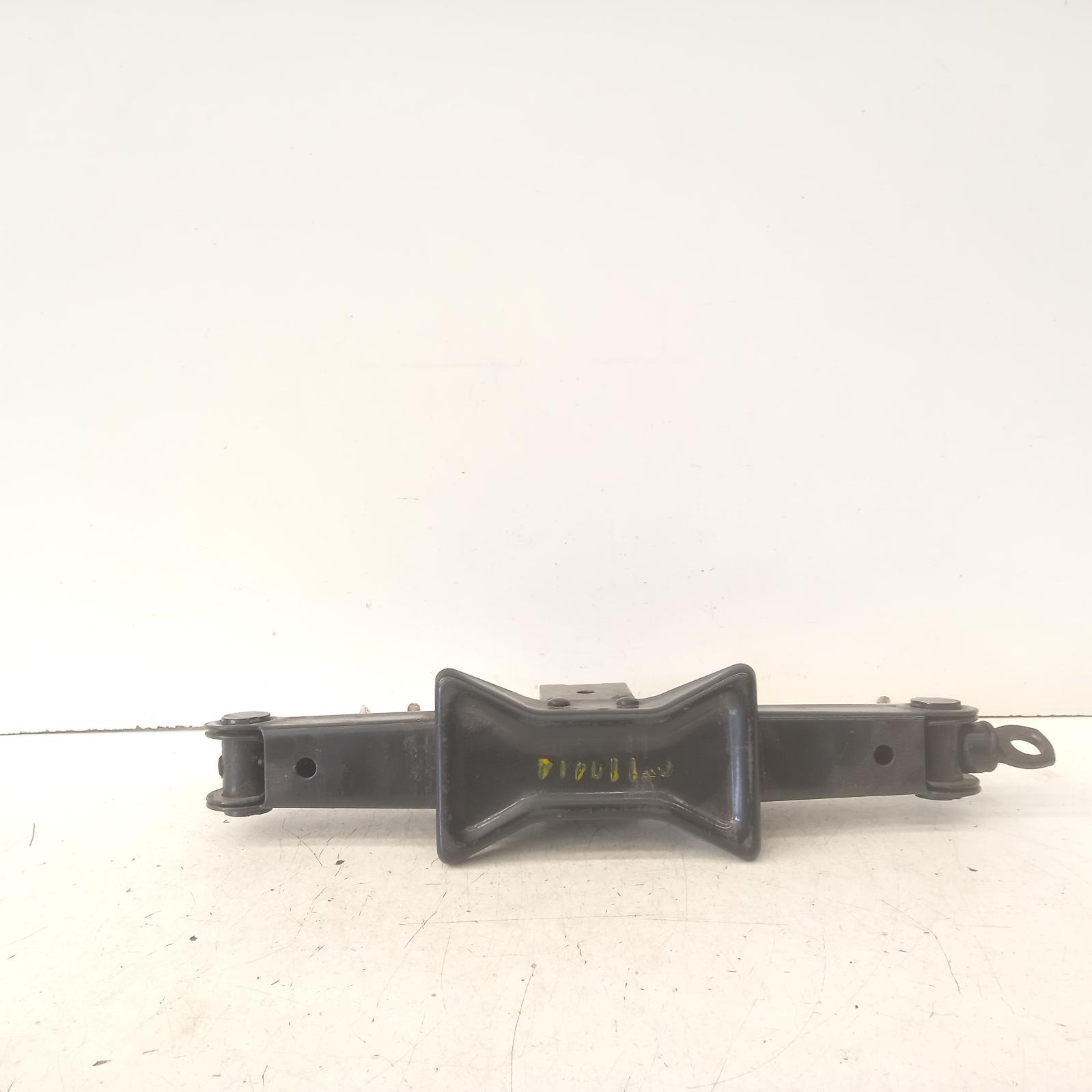 View Auto part Jack Ssangyong Korando 2011