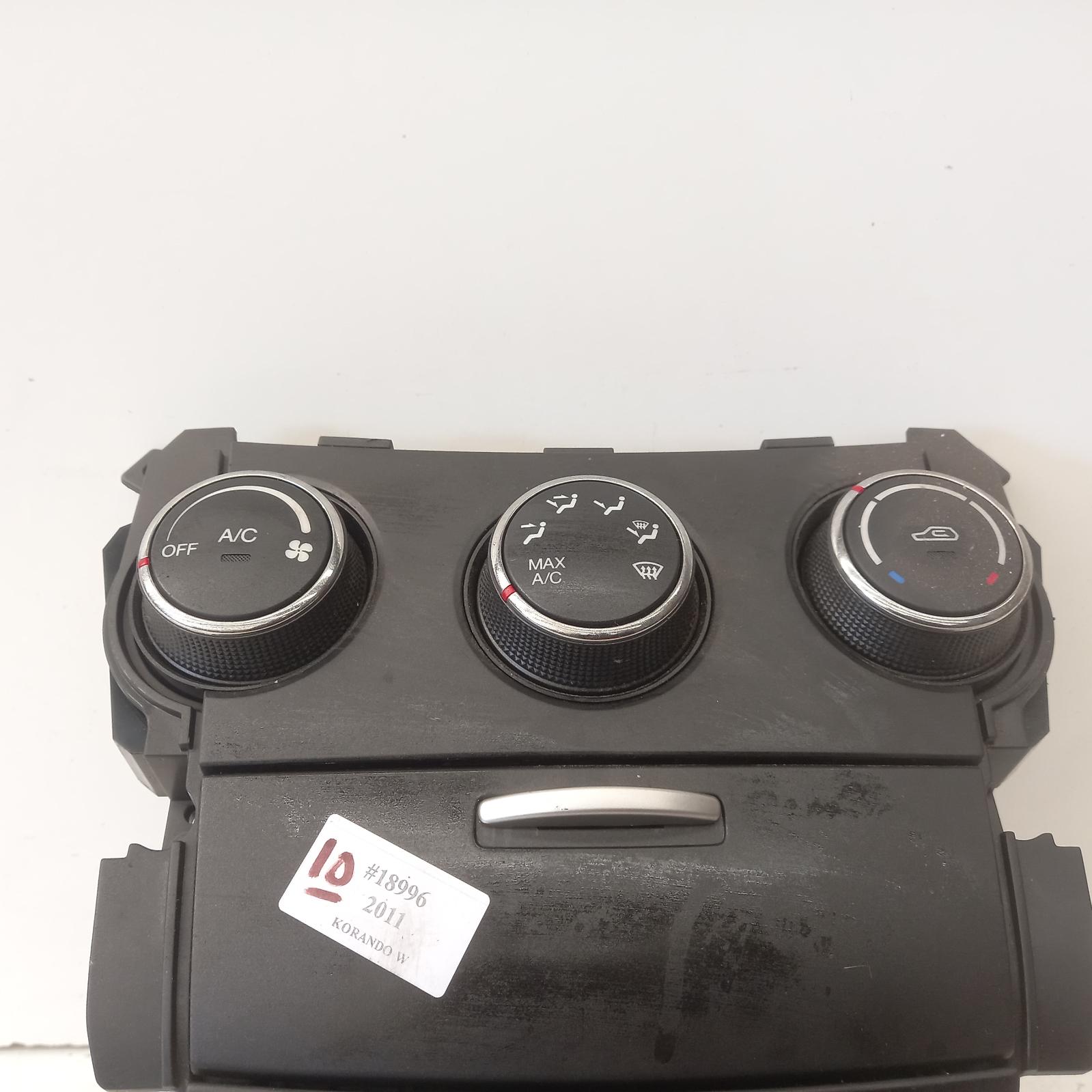 View Auto part Heater/Ac Controls Ssangyong Korando 2011