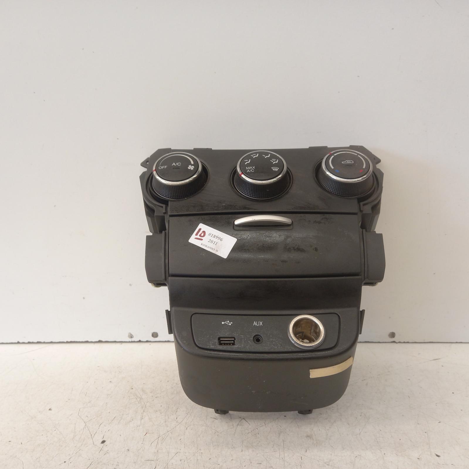 View Auto part Heater/Ac Controls Ssangyong Korando 2011