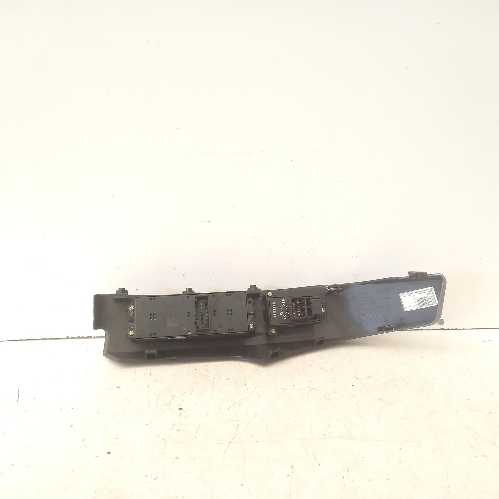 View Auto part Pwr Dr Wind Switch Ssangyong Korando 2011