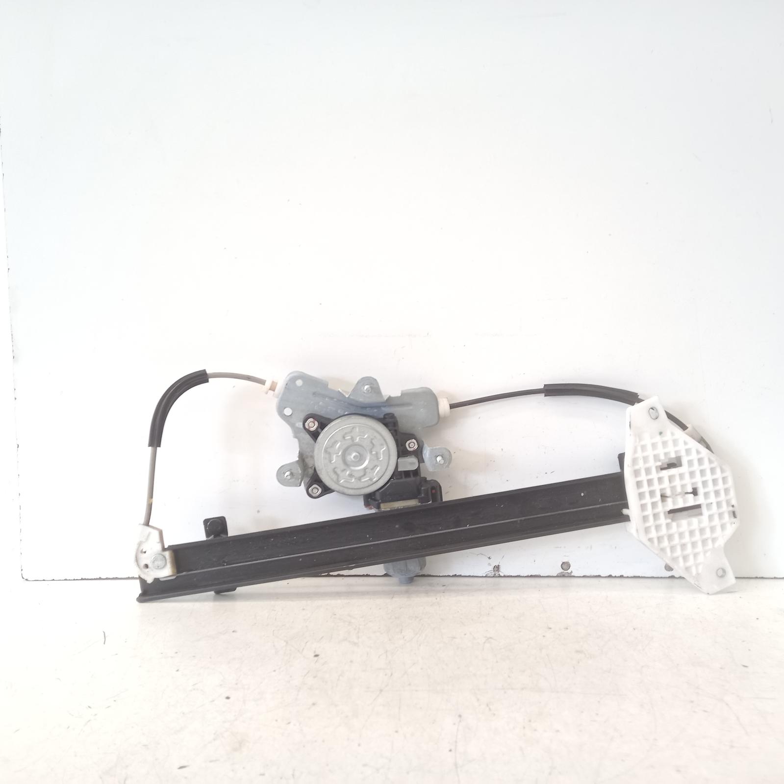 2011 Ssangyong Korando Left Front Window Reg/Motor View Auto part Left Front Window Reg/Motor Ssangyong Korando 2011