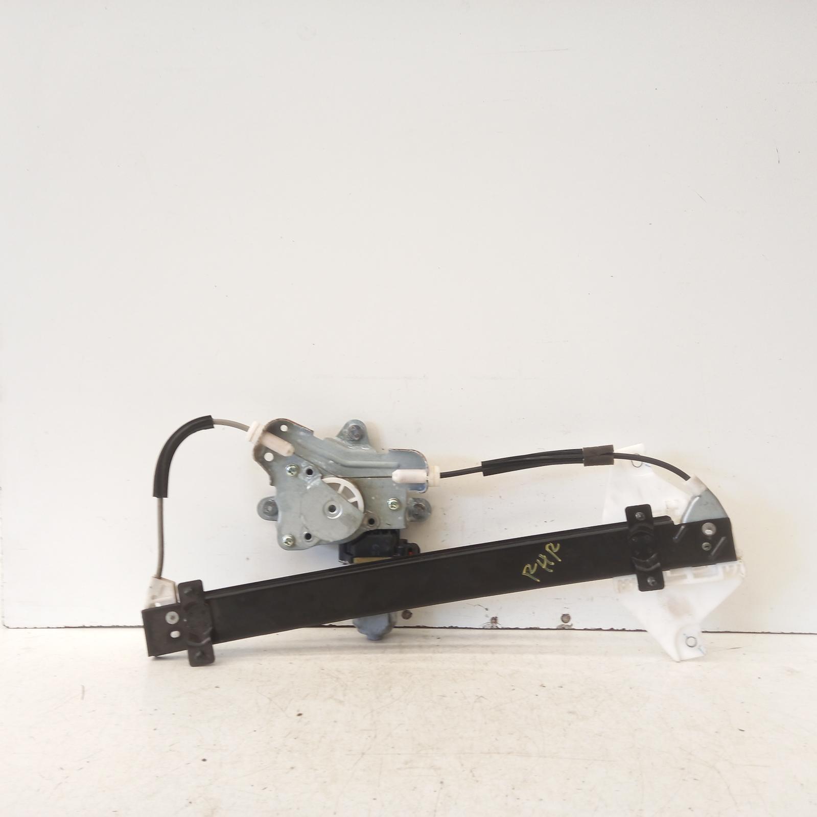 View Auto part Right Rear Wnd Reg/Motor Ssangyong Korando 2011