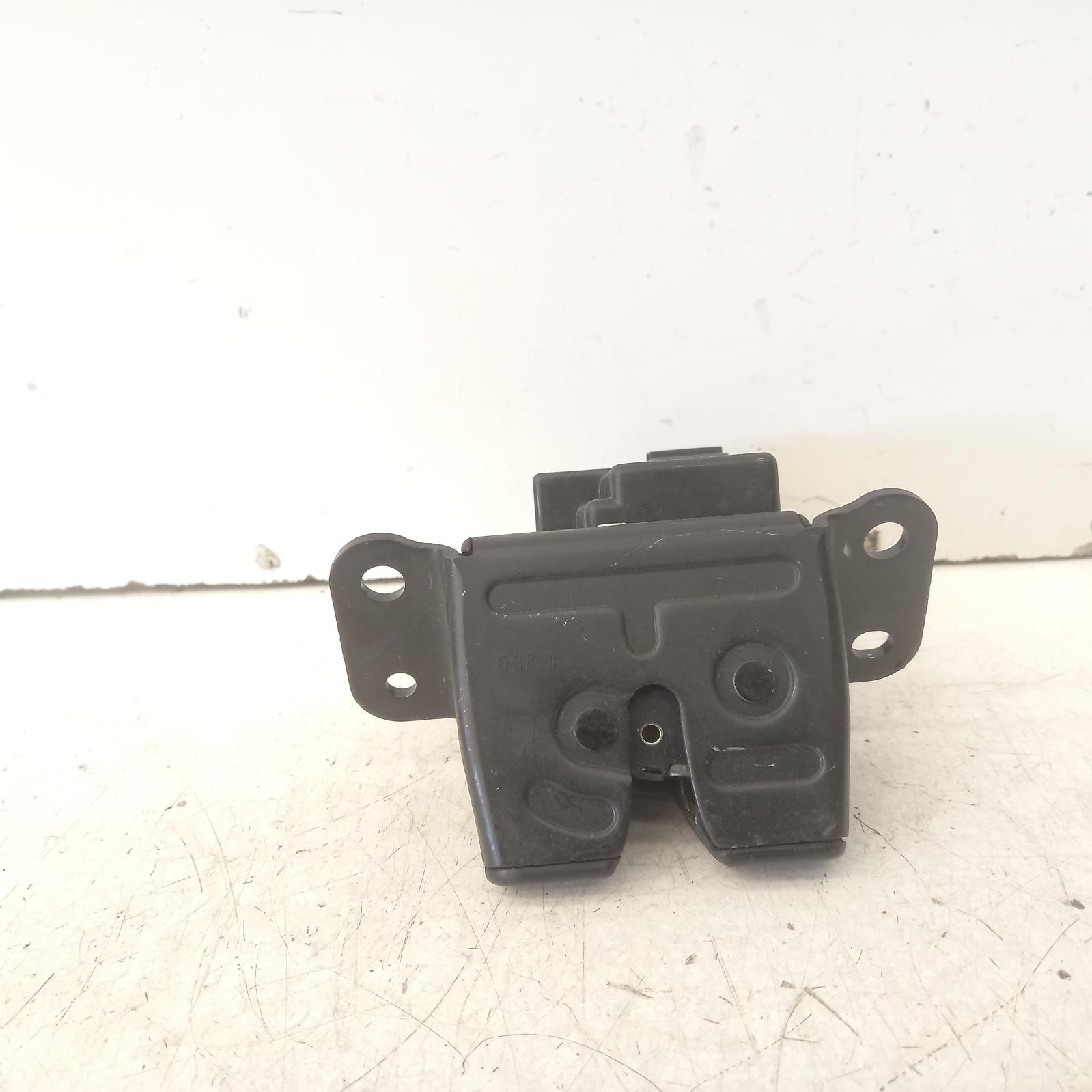 View Auto part Door/Boot/Gate Lock Ssangyong Korando 2011