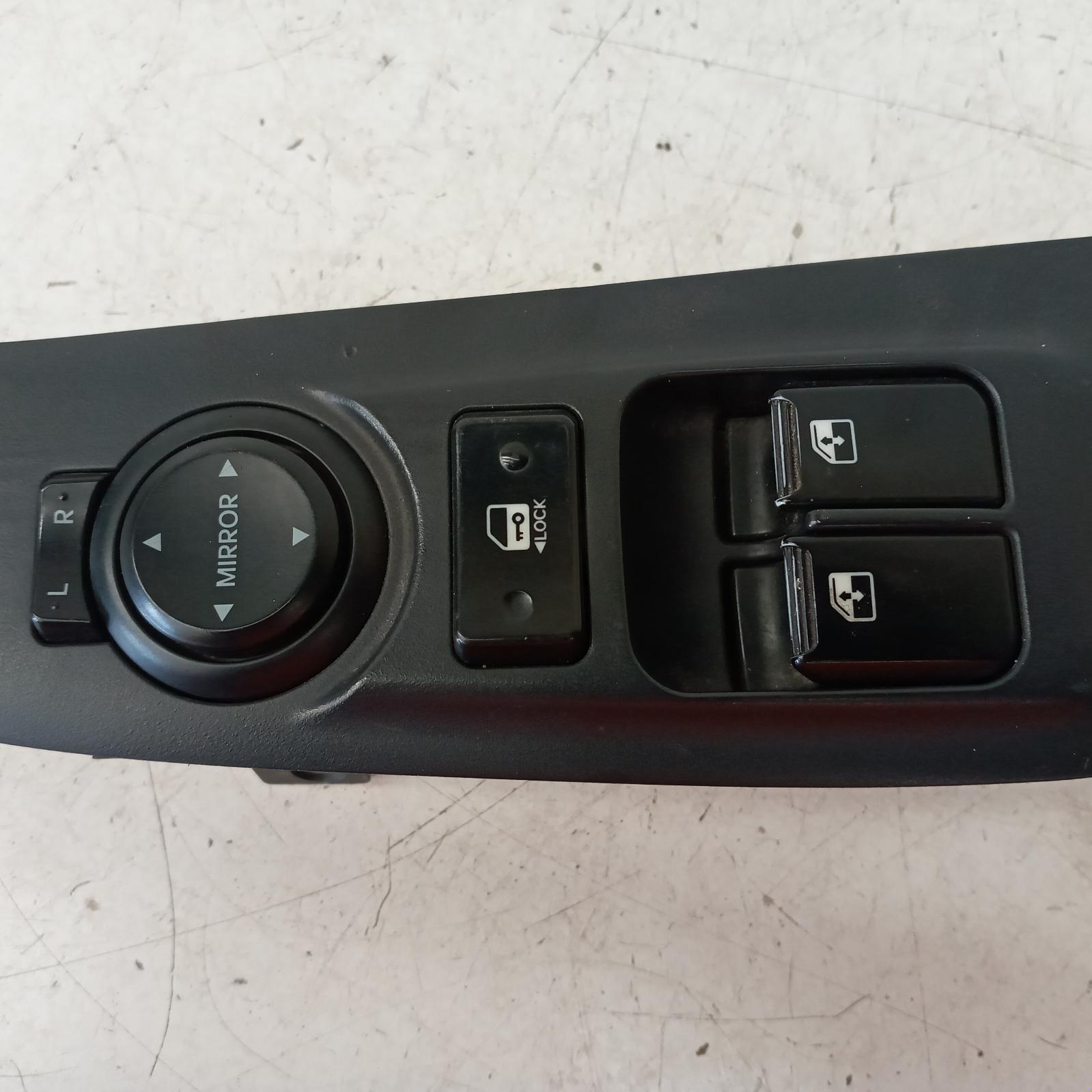 View Auto part Pwr Dr Wind Switch Hyundai Iload/imax 2011