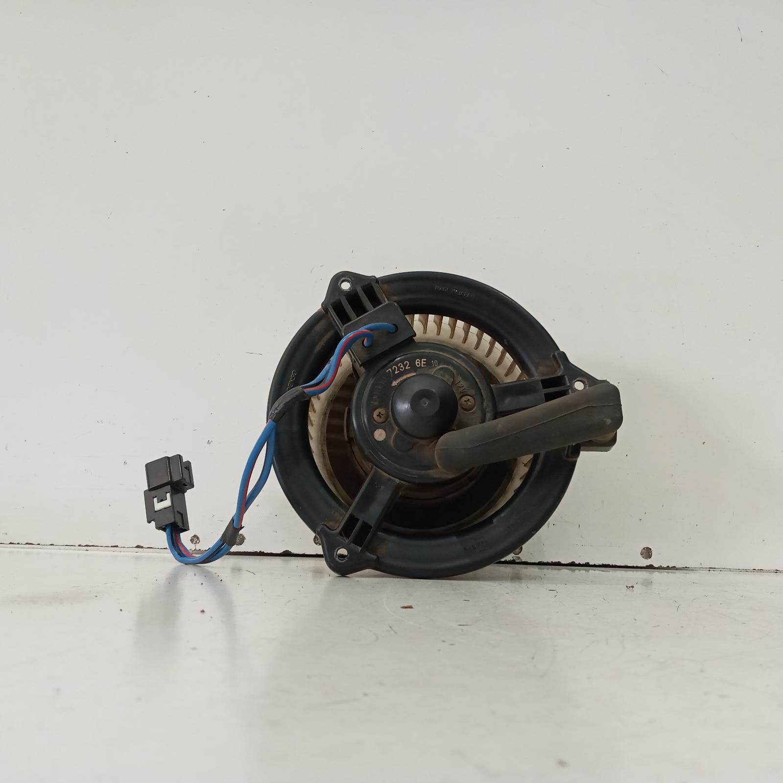 View Auto part Heater Fan Motor Toyota Landcruiser 2003
