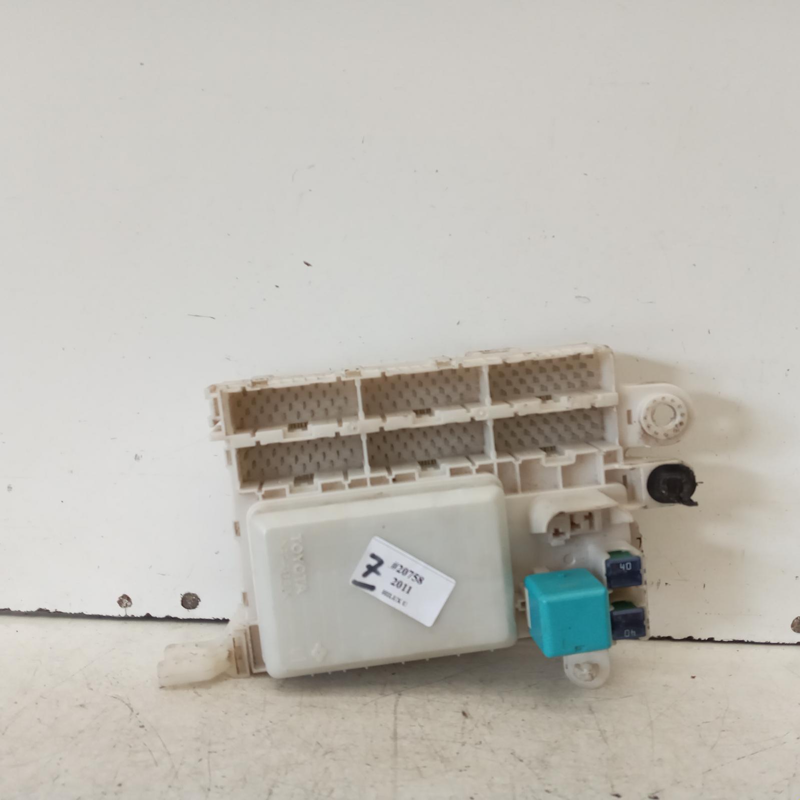 View Auto part Fuse Box Toyota Hilux 2011