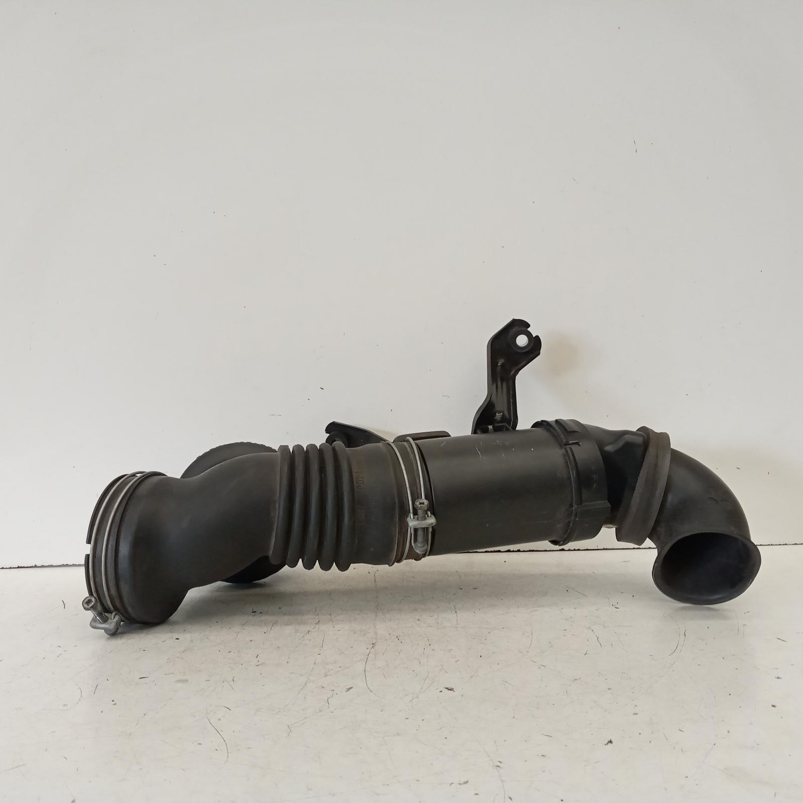 View Auto part Air Cleaner Duct/Hos Toyota Hilux 2011