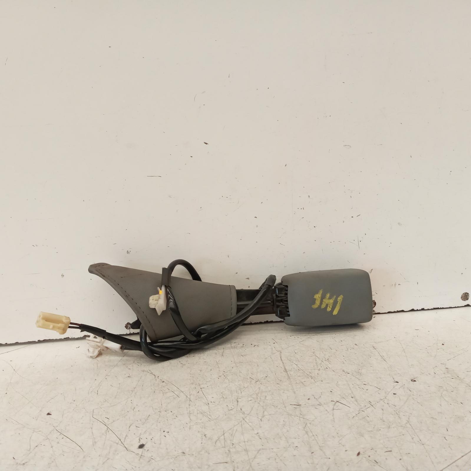 View Auto part Seatbelt/Stalk Toyota Hilux 2011