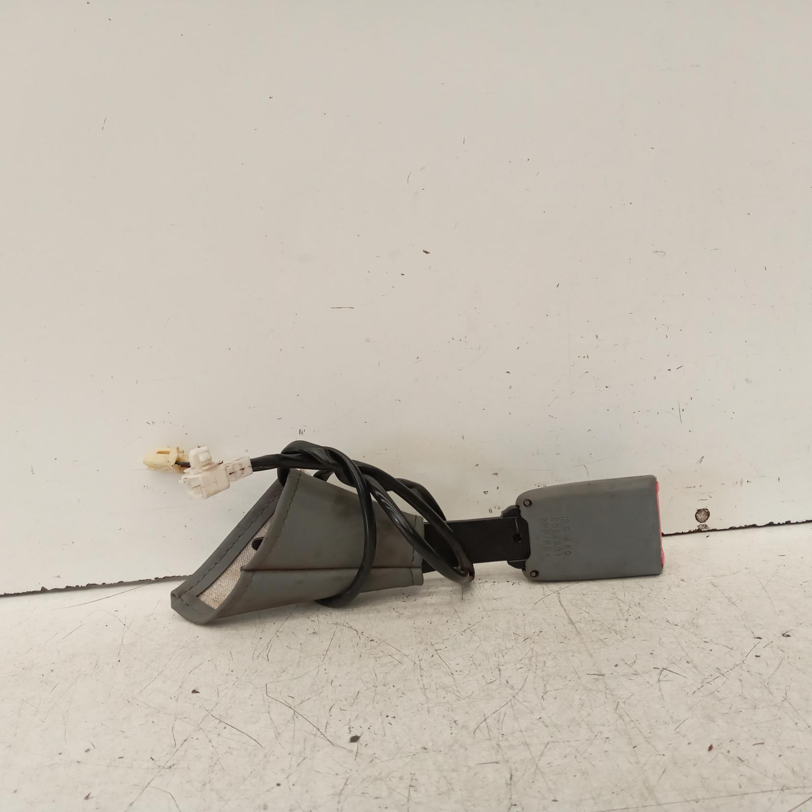 View Auto part Seatbelt/Stalk Toyota Hilux 2011