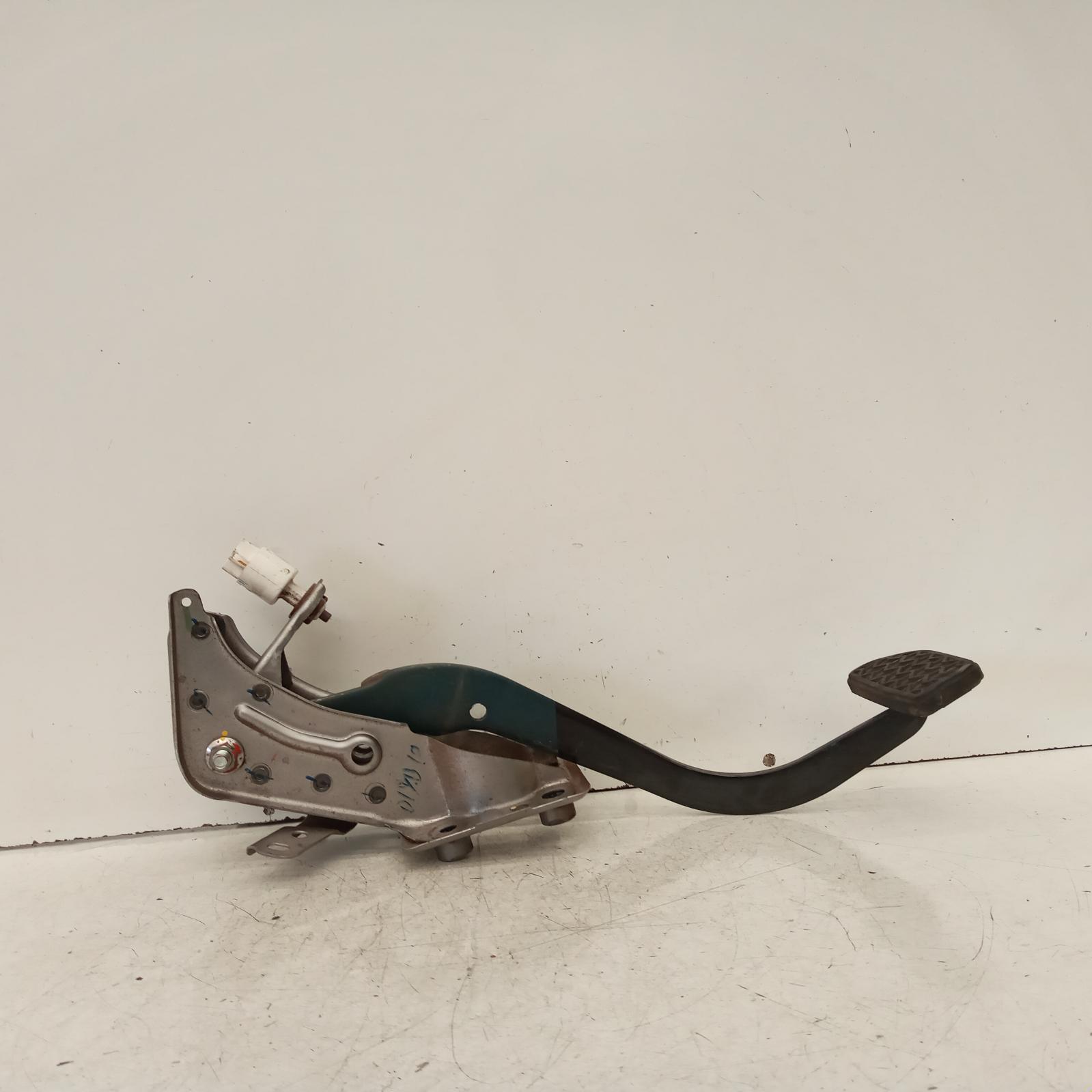 View Auto part Pedal Assembly Toyota Hilux 2011