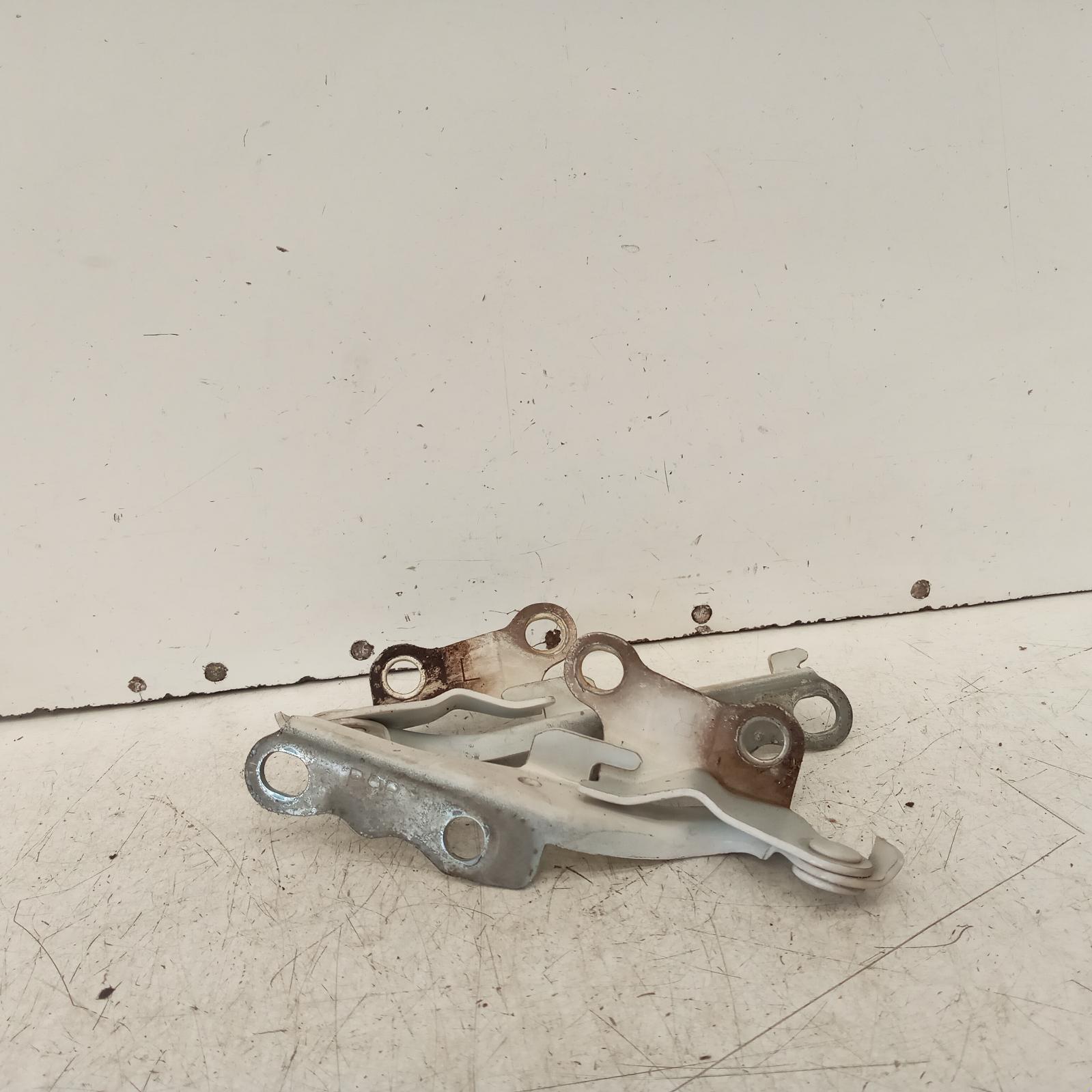 View Auto part Bonnet Hinge/Strut Toyota Hilux 2011