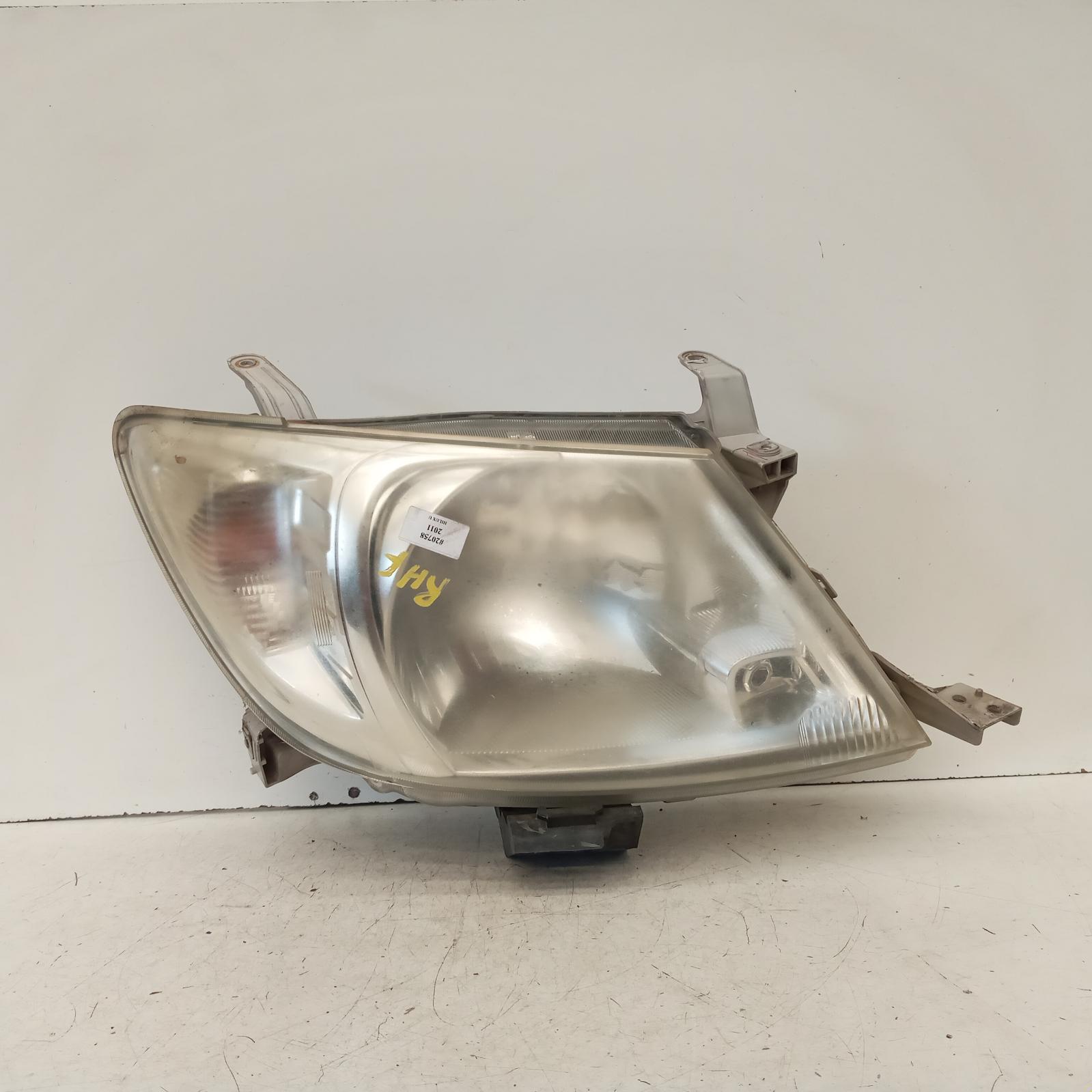View Auto part Right Headlamp Toyota Hilux 2011