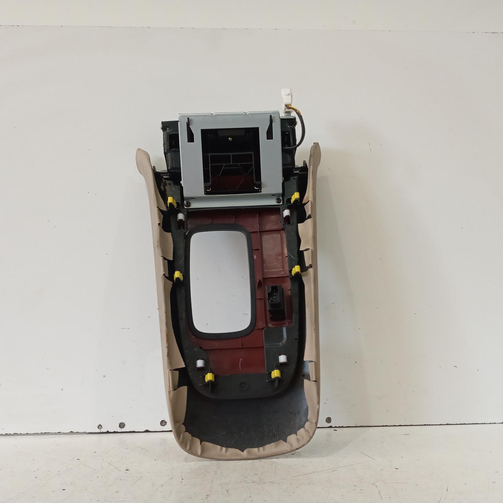 View Auto part Console Lexus Es300 (92-05) 2004