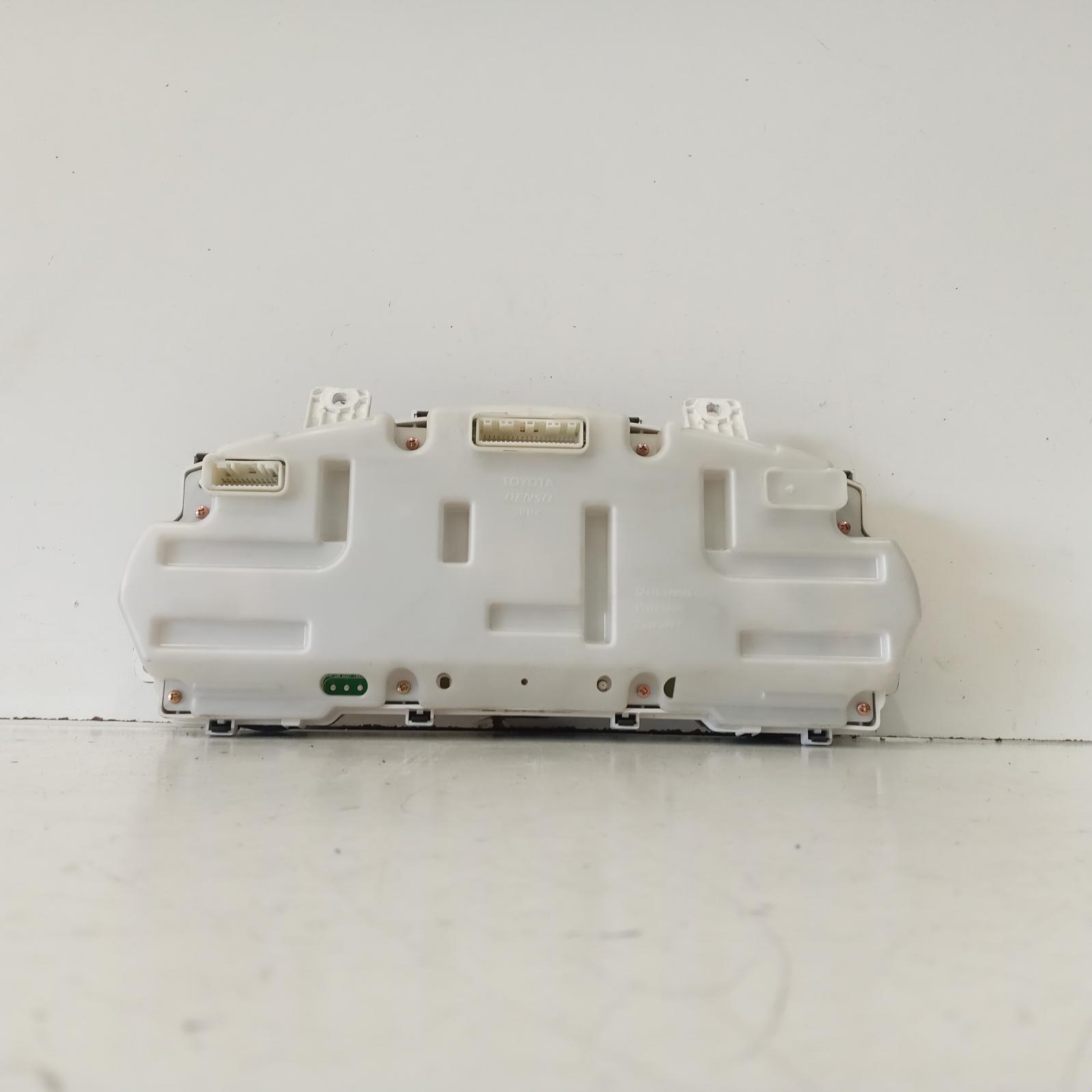 View Auto part Instrument Cluster Lexus Es300 (92-05) 2004