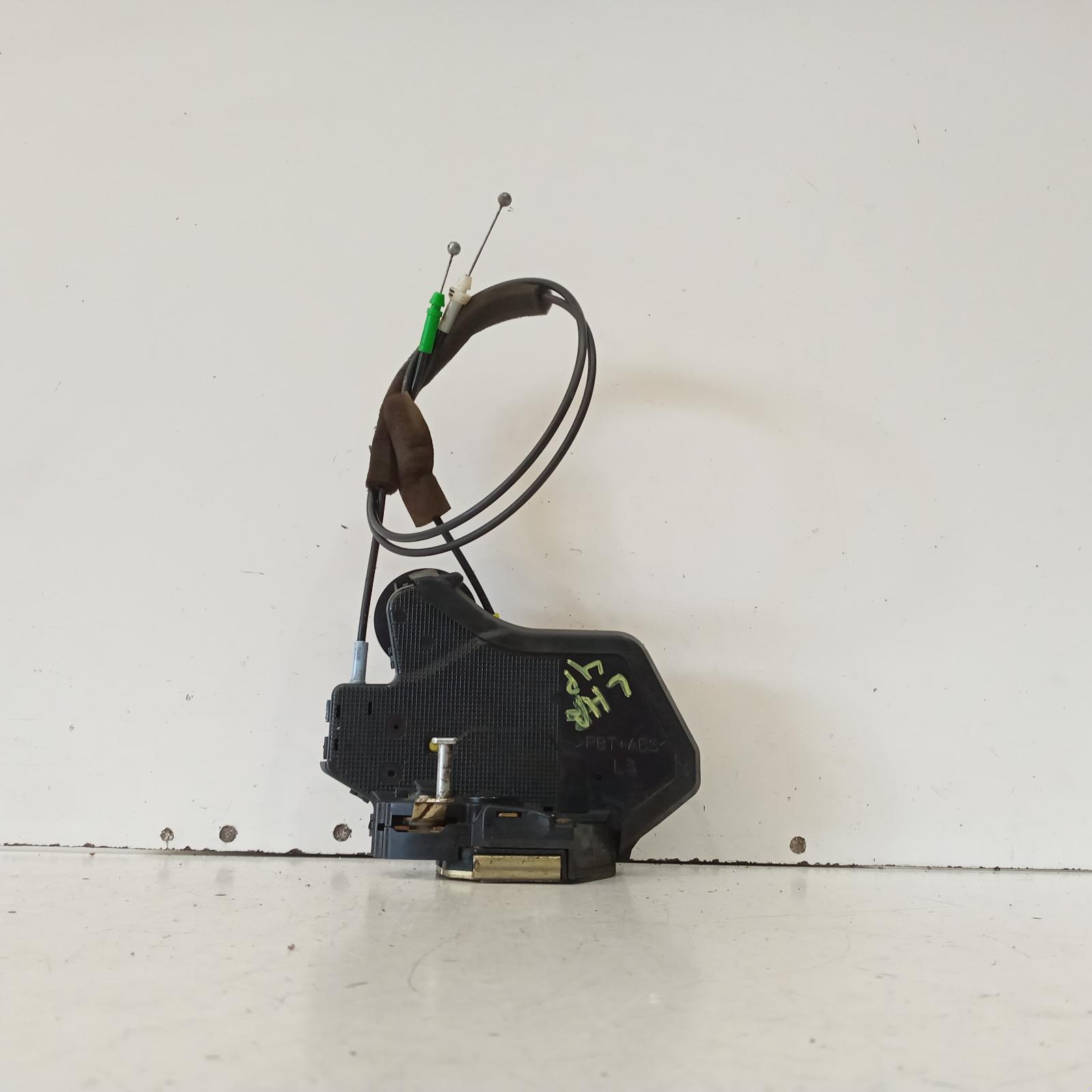 View Auto part Door/Boot/Gate Lock Lexus Es300 (92-05) 2004