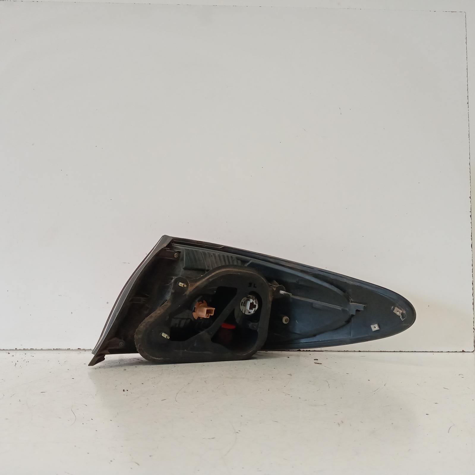 View Auto part Left Taillight Lexus Es300 (92-05) 2004
