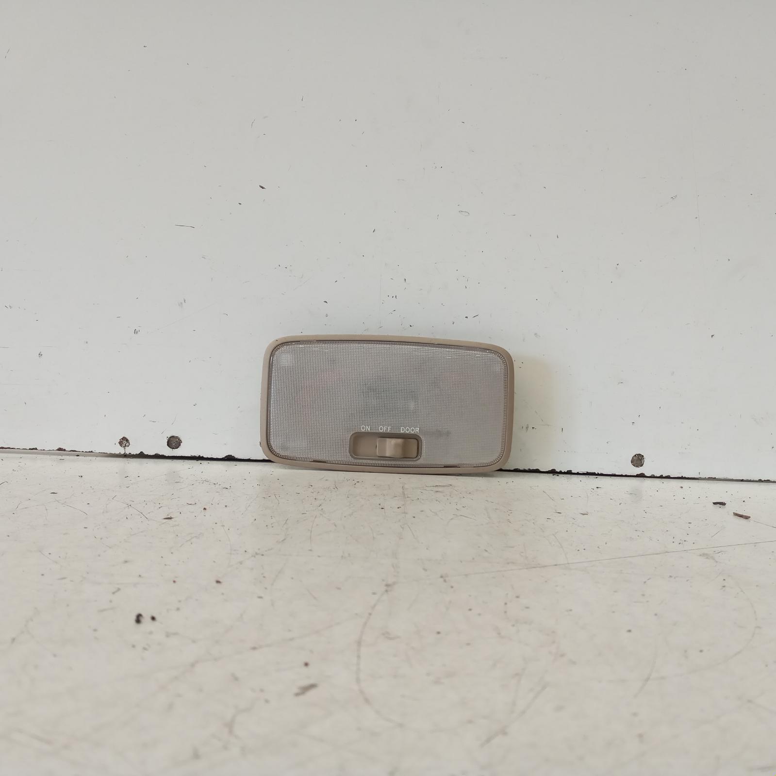 View Auto part Courtesy Light Lexus Es300 (92-05) 2004