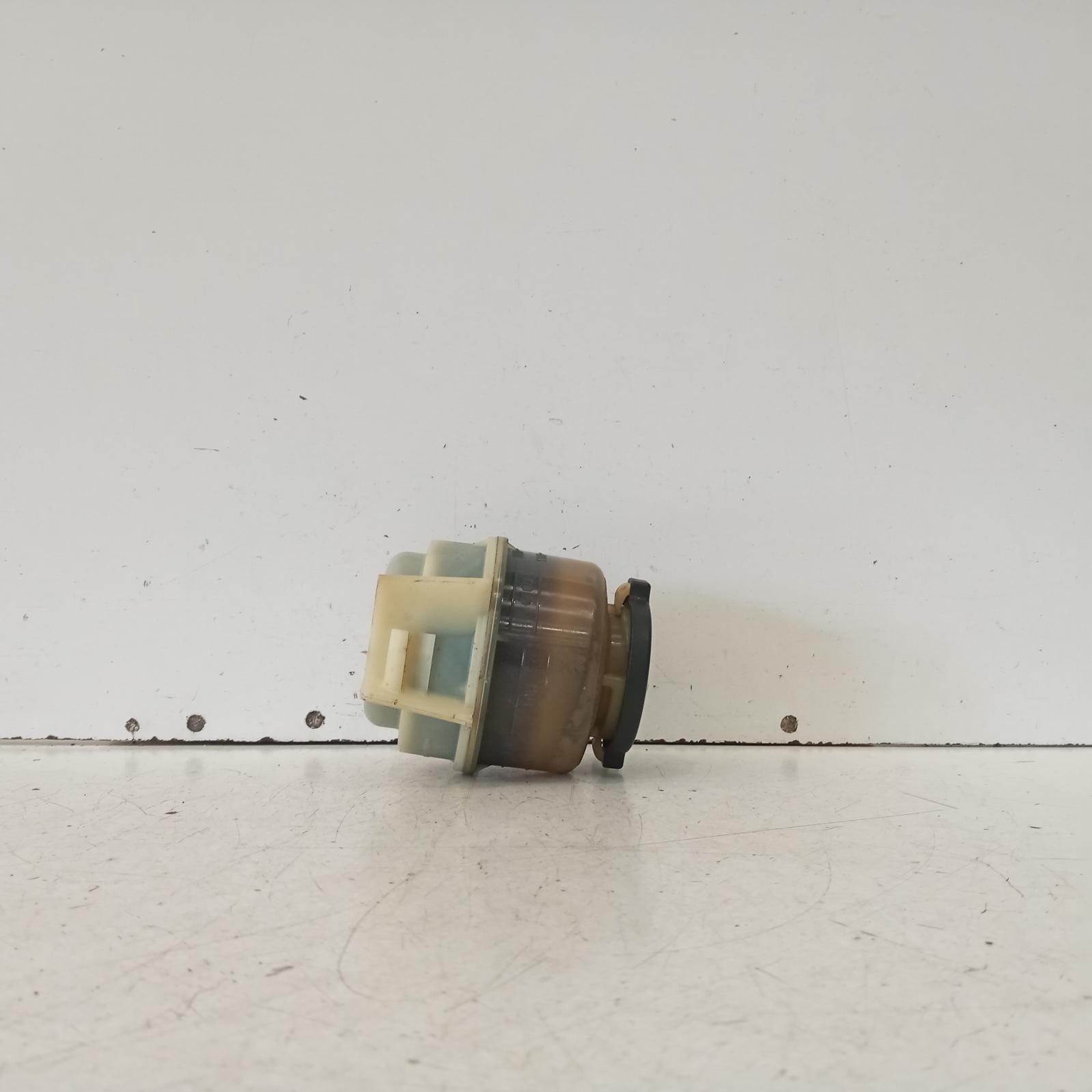 View Auto part P/S Reservoir Lexus Es300 (92-05) 2004