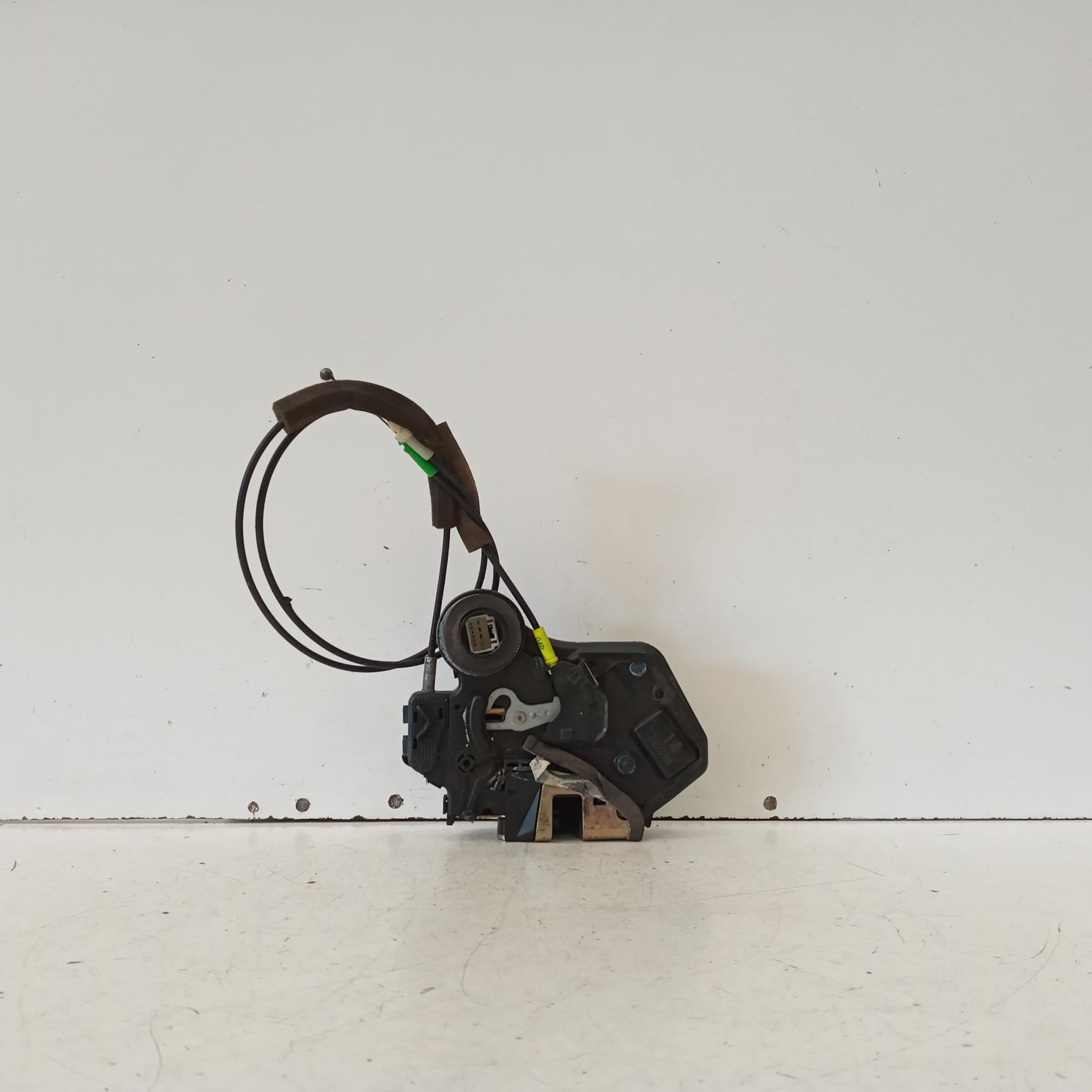 View Auto part Door/Boot/Gate Lock Lexus Es300 (92-05) 2004