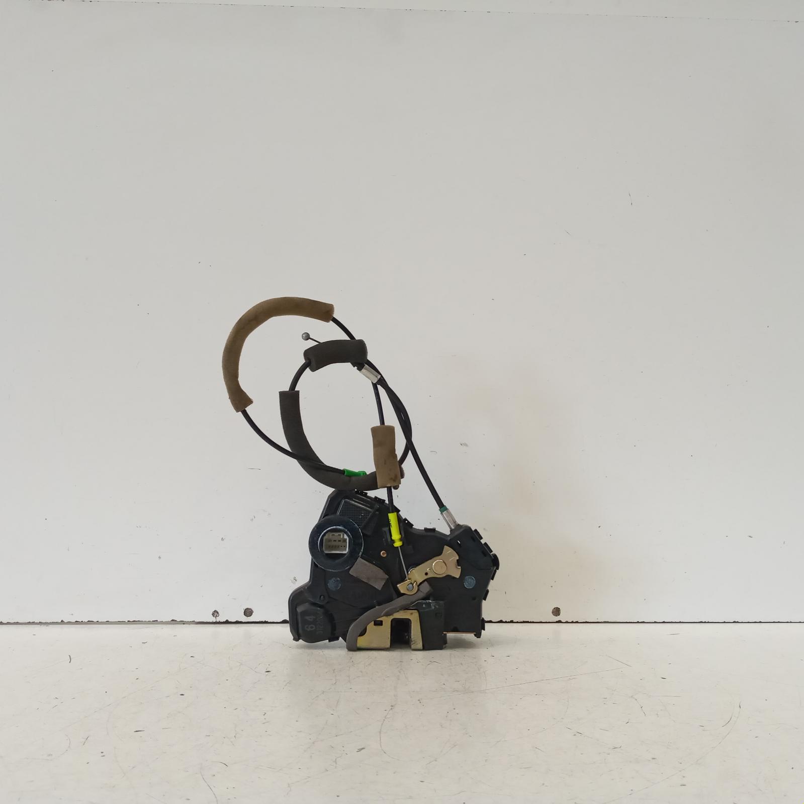 View Auto part Door/Boot/Gate Lock Lexus Es300 (92-05) 2004