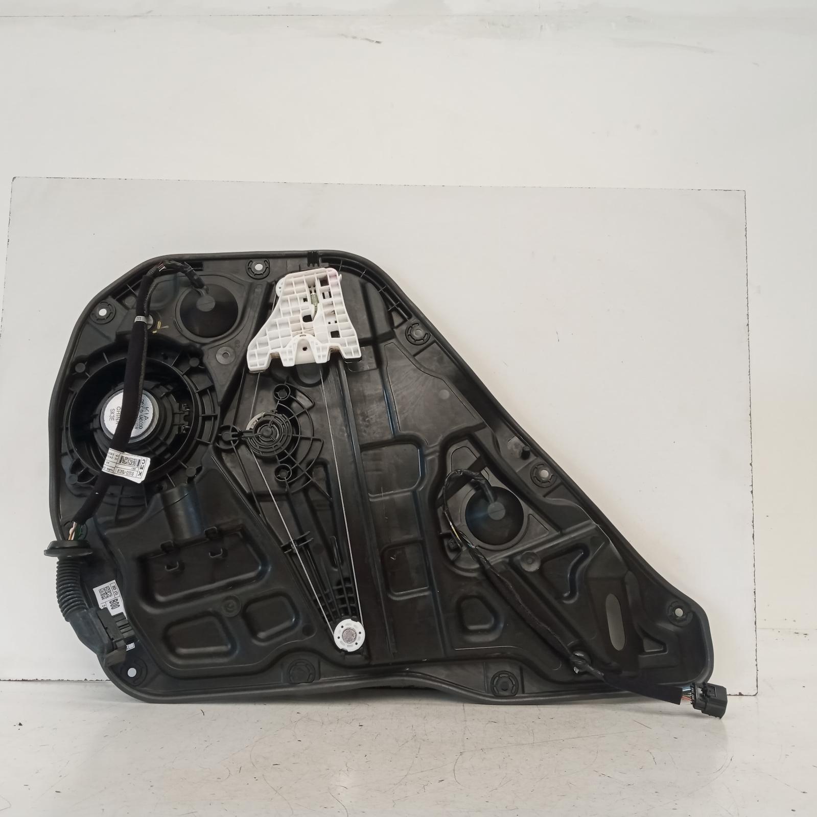 View Auto part Right Rear Wnd Reg/Motor Kia Cerato 2024