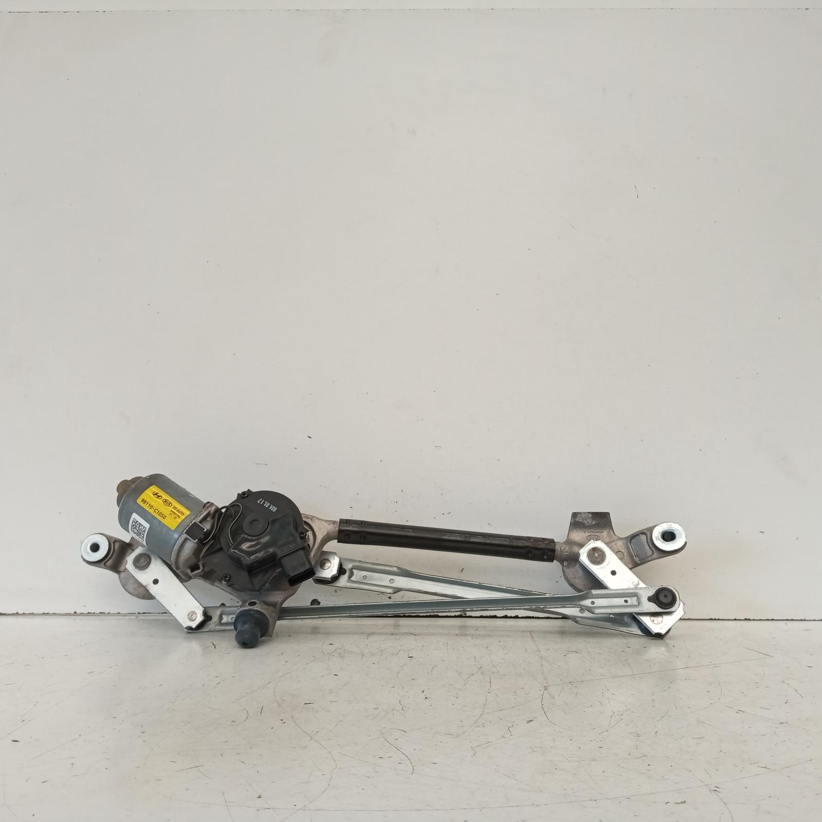 View Auto part Wiper Motor Kia Cerato 2024