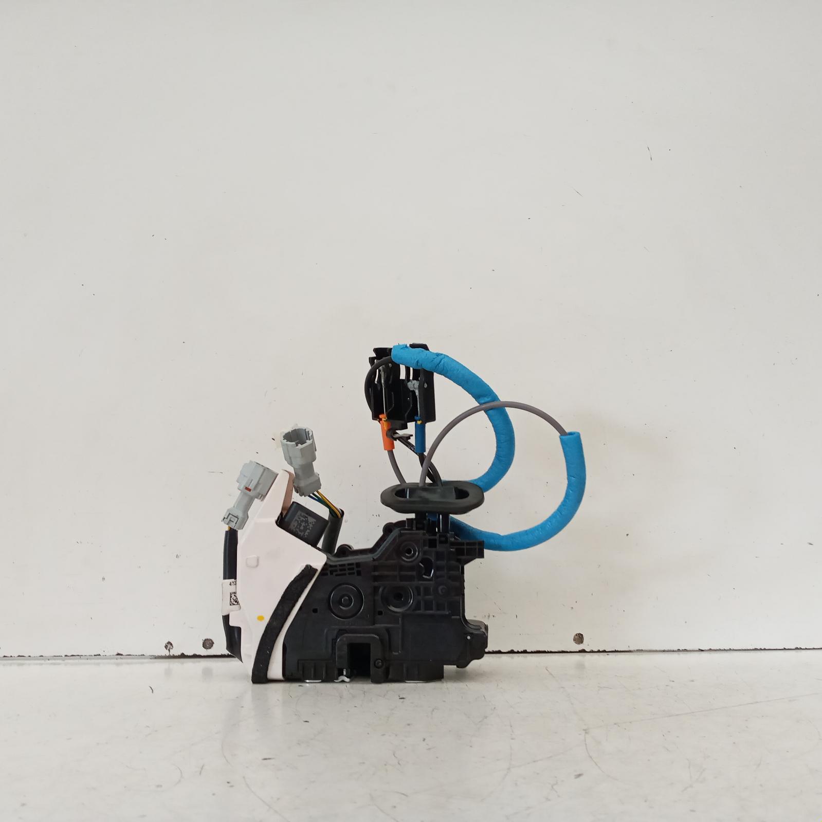 View Auto part Door/Boot/Gate Lock Kia Cerato 2024